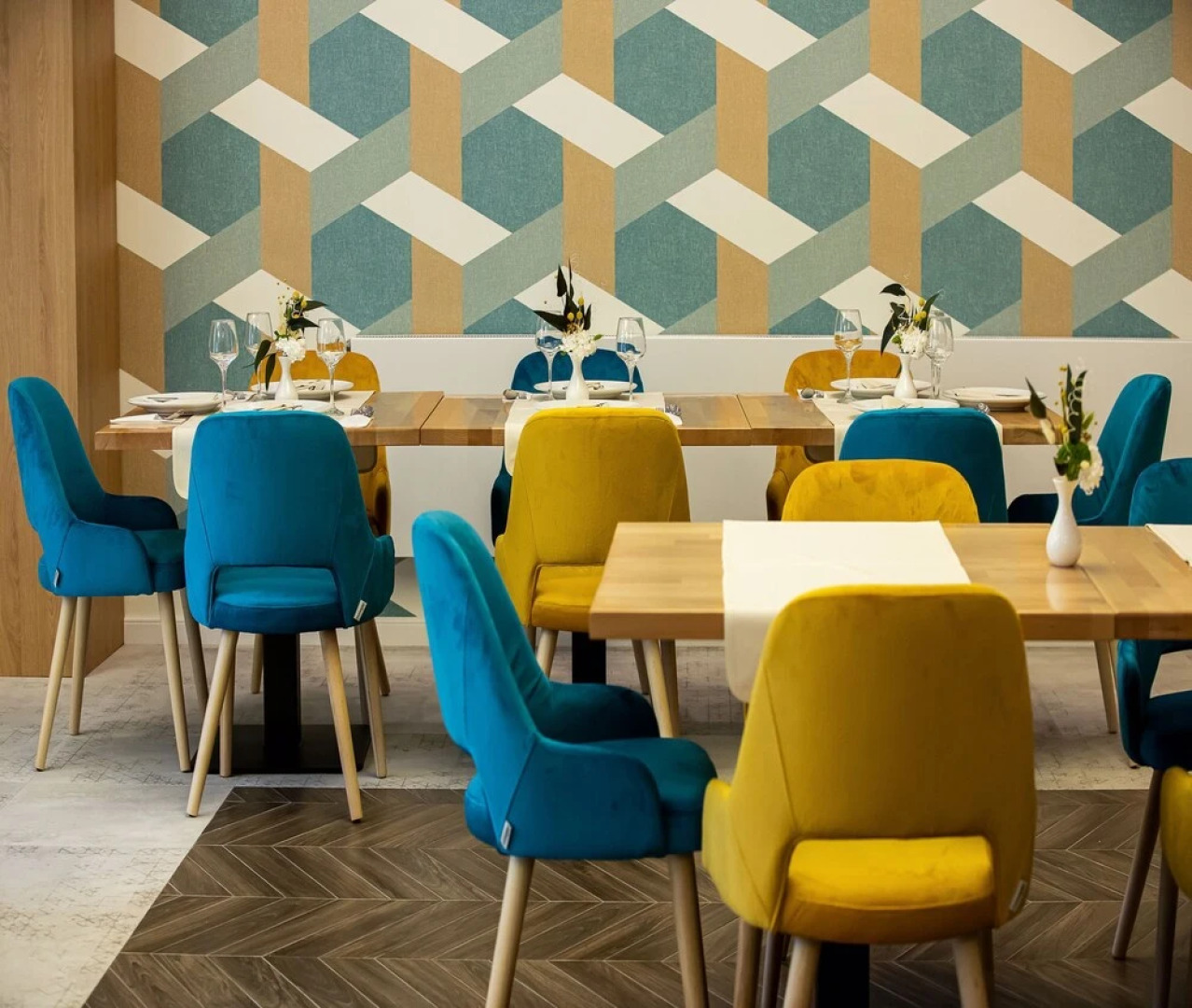 Grand View Hotel & Suites