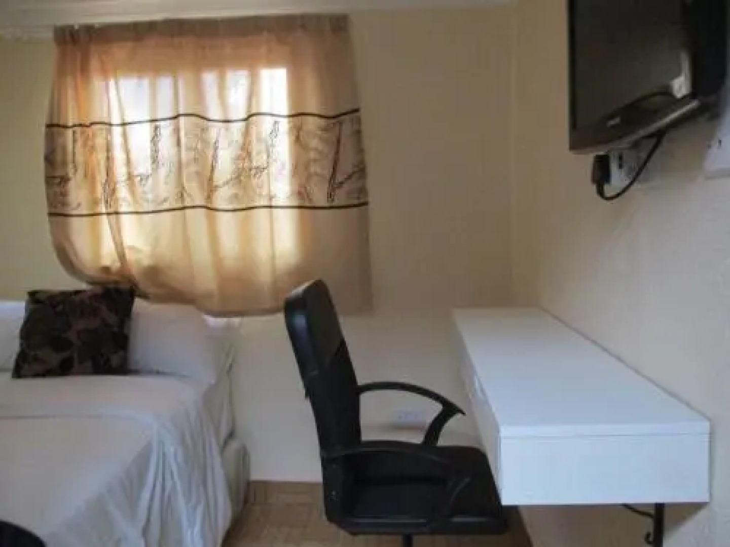 Avon Garden Apartments