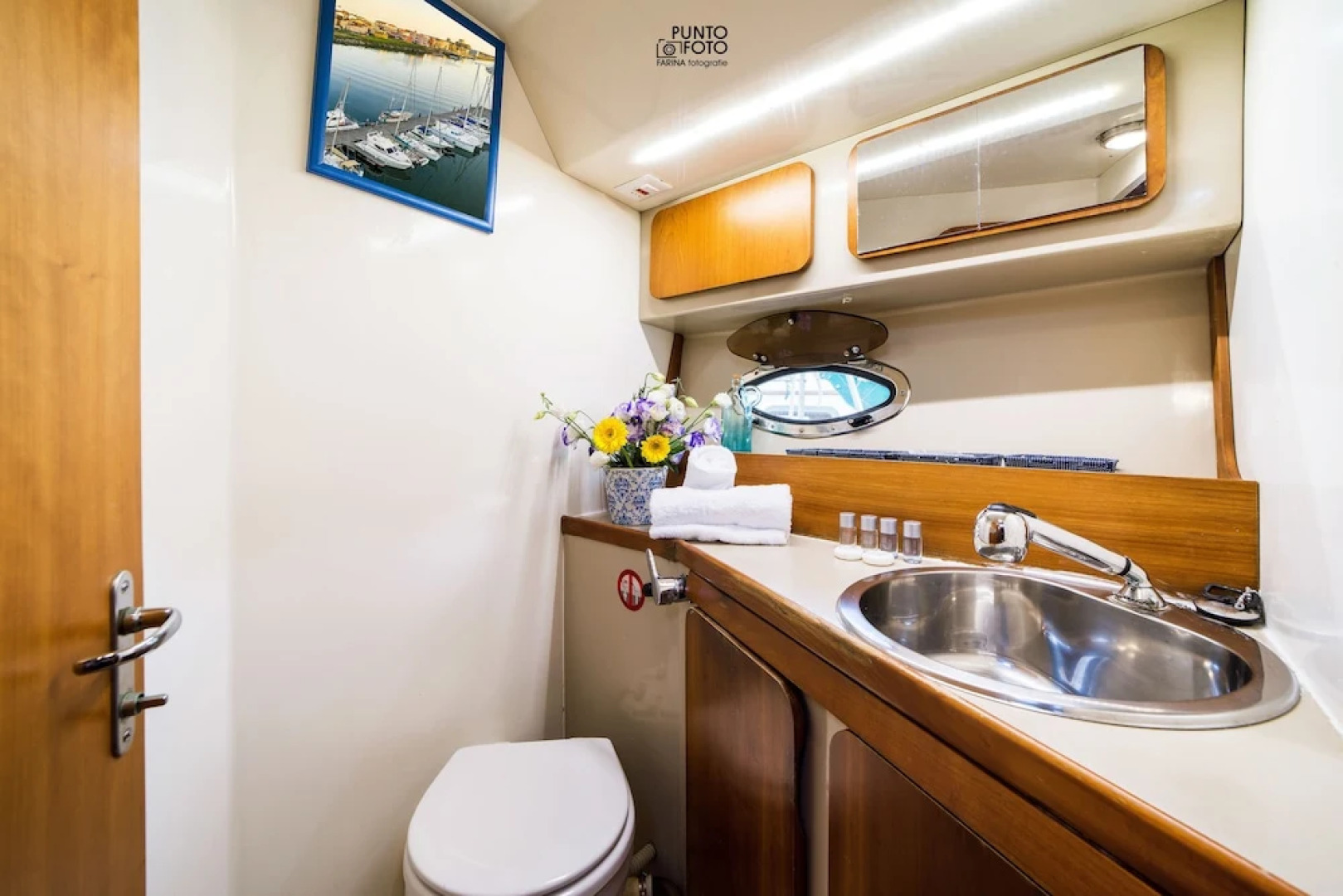 Lullaby boat&breakfast