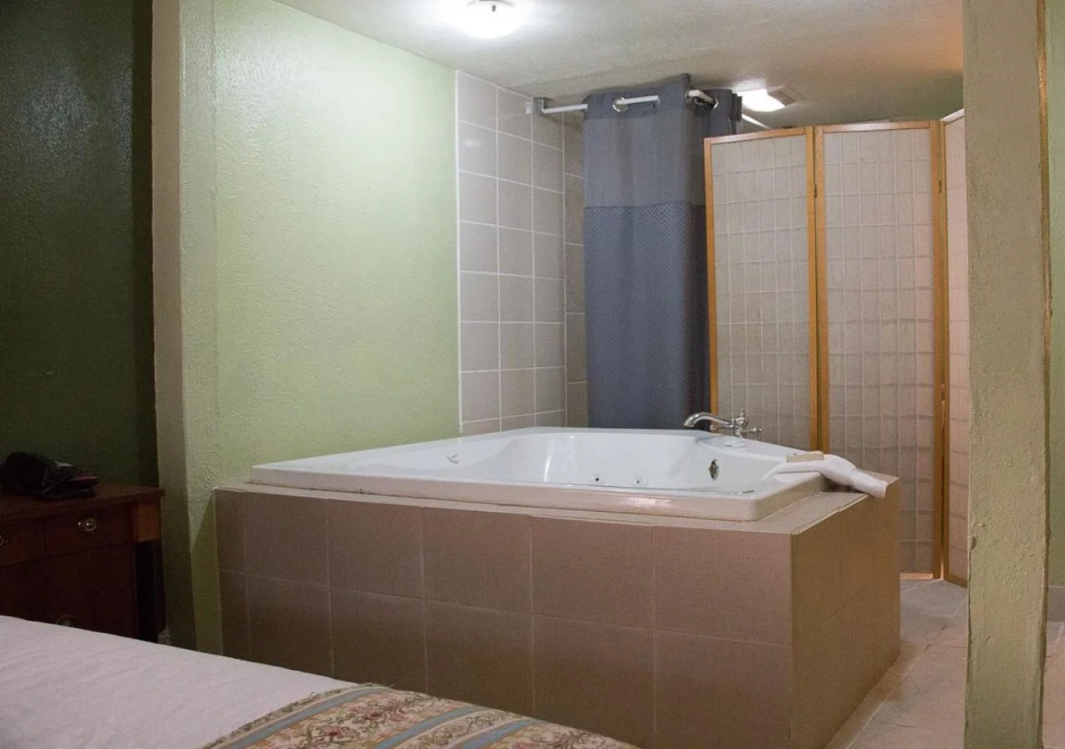 Cocomo Inn and Suites