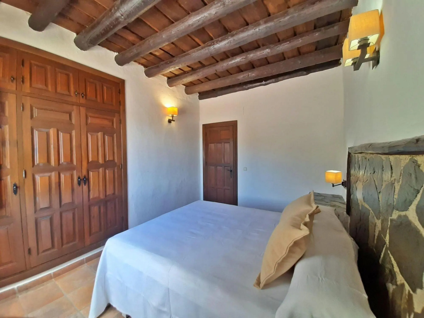 Romantic apartment in Granada with shared pool