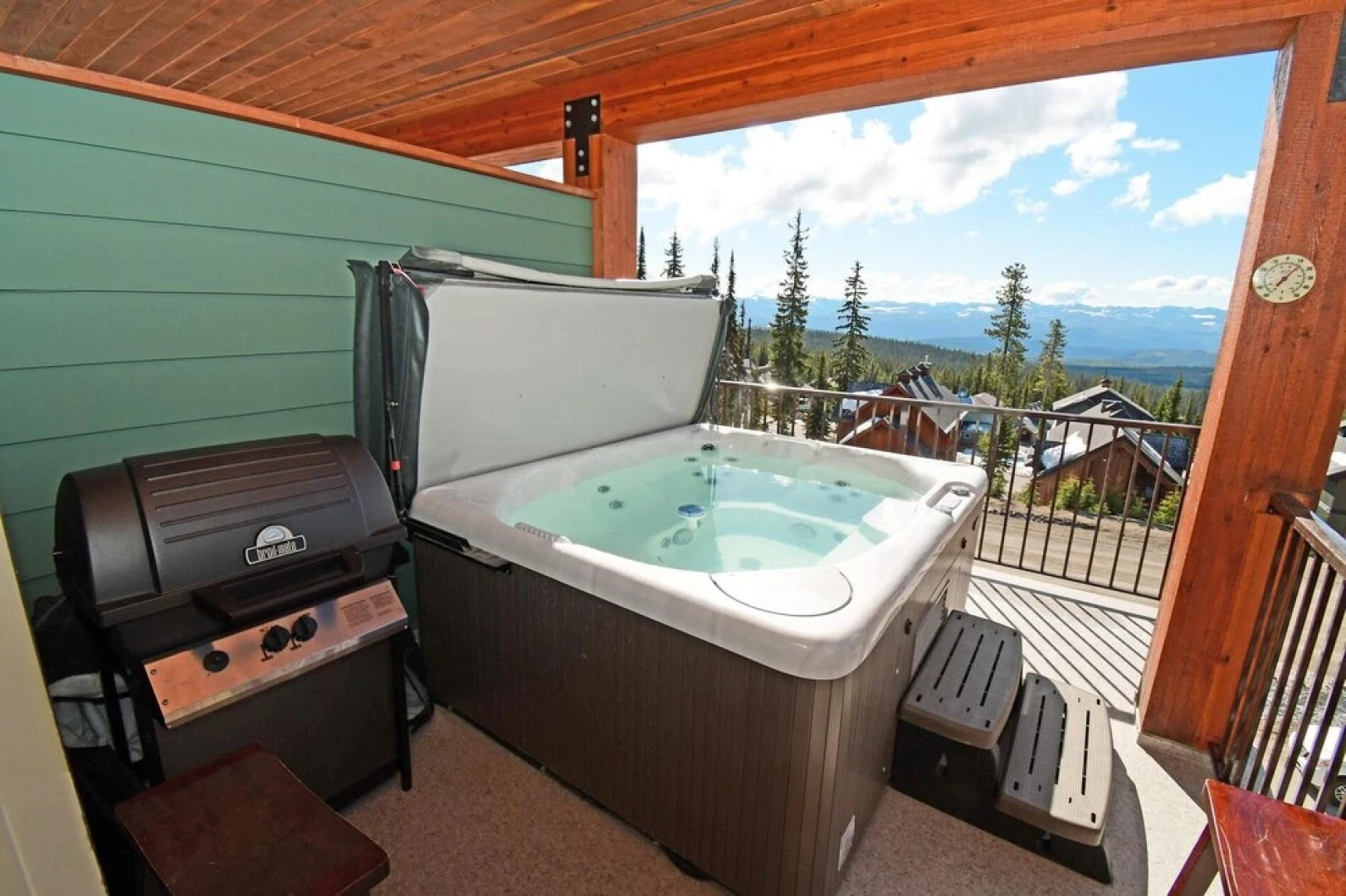 Towering Pines Chalet - Comfortable and Cozy Chalet with Spectacular Views