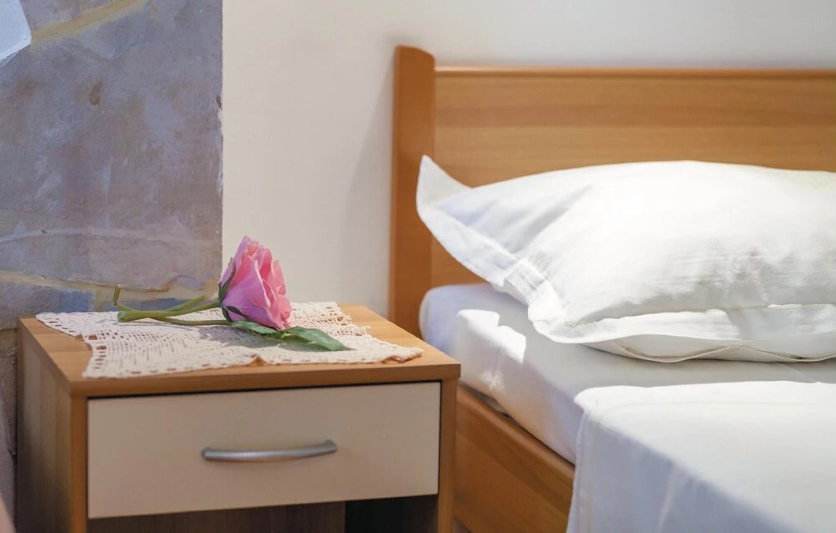 Nice Home in Ostrvica With Wifi and 5 Bedrooms