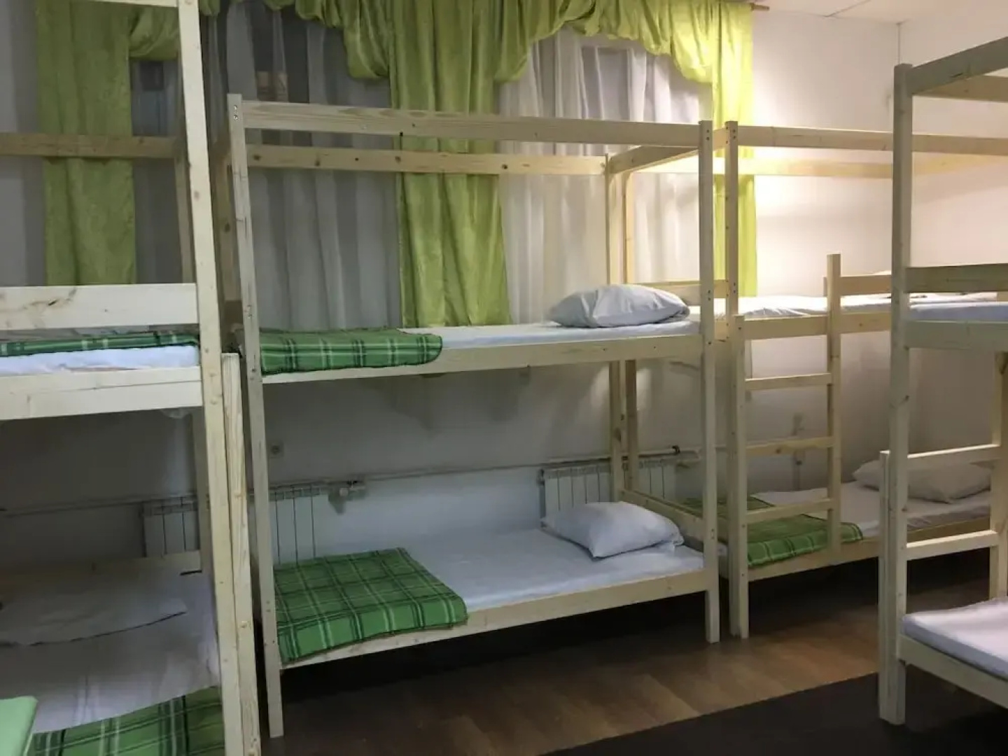 Hostel Parizh