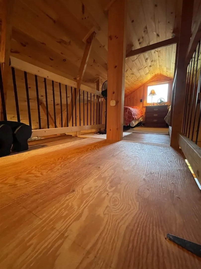 Moosey On Inn Limit 8 2 Bedroom Cottage by RedAwning