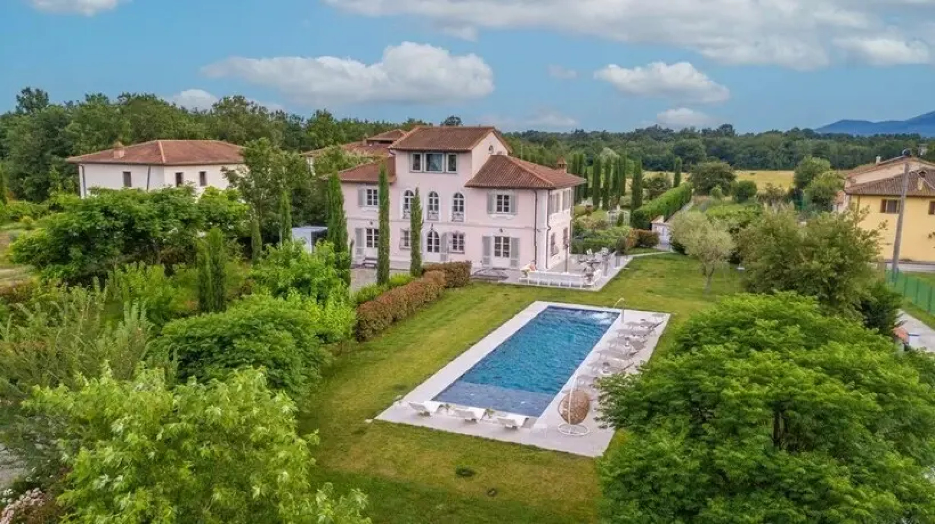 Villa Alpaca in Orentano