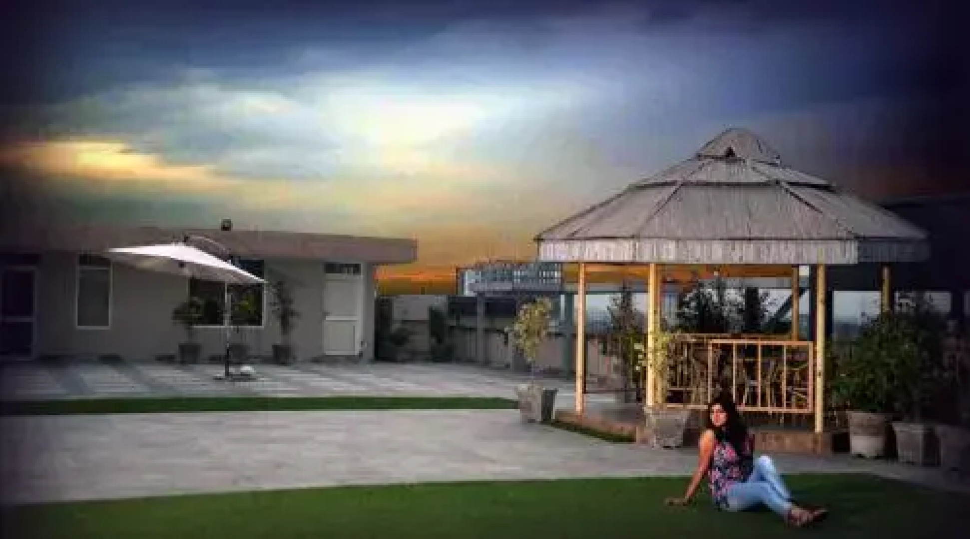 The Maple Leaf Complex