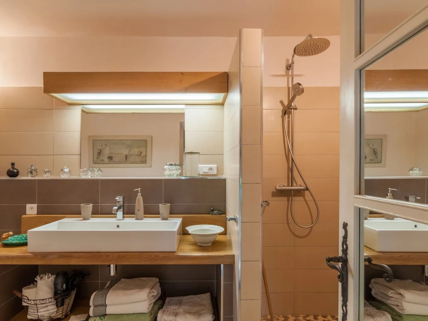 Fancy Villa With Artistic Interiors and Pool in Paradou