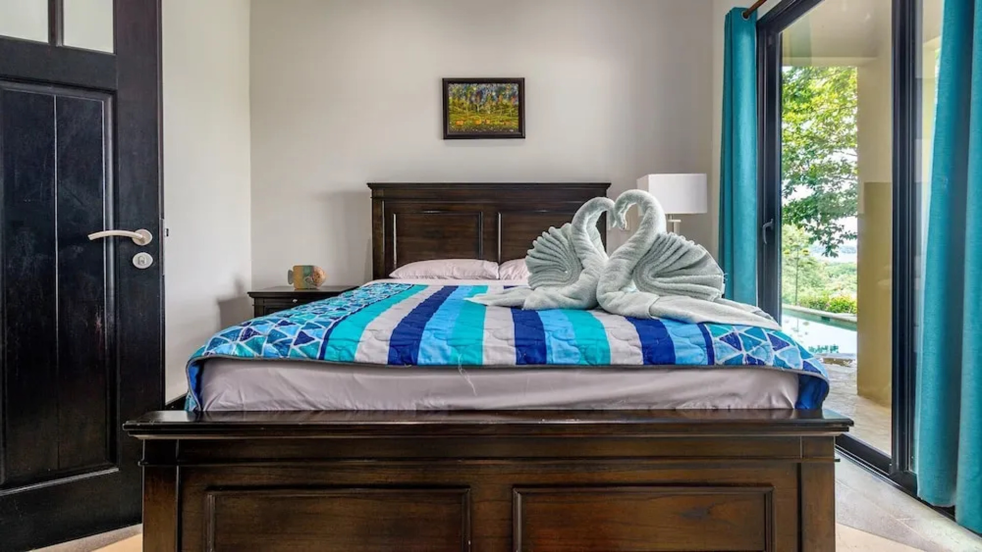 Nostalgic Retro Home on Luxurious Lot with a Private Infinity Pool and Ocean Views