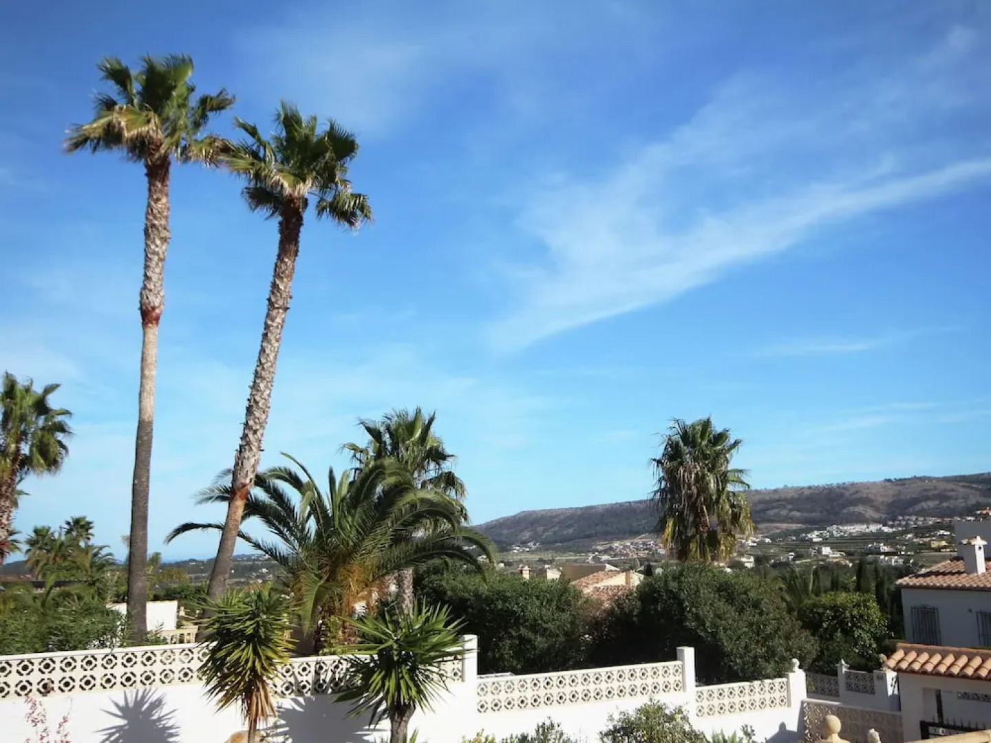 Villa With Very Spacious Terrace, Beautiful View of the Mountains & Private Pool