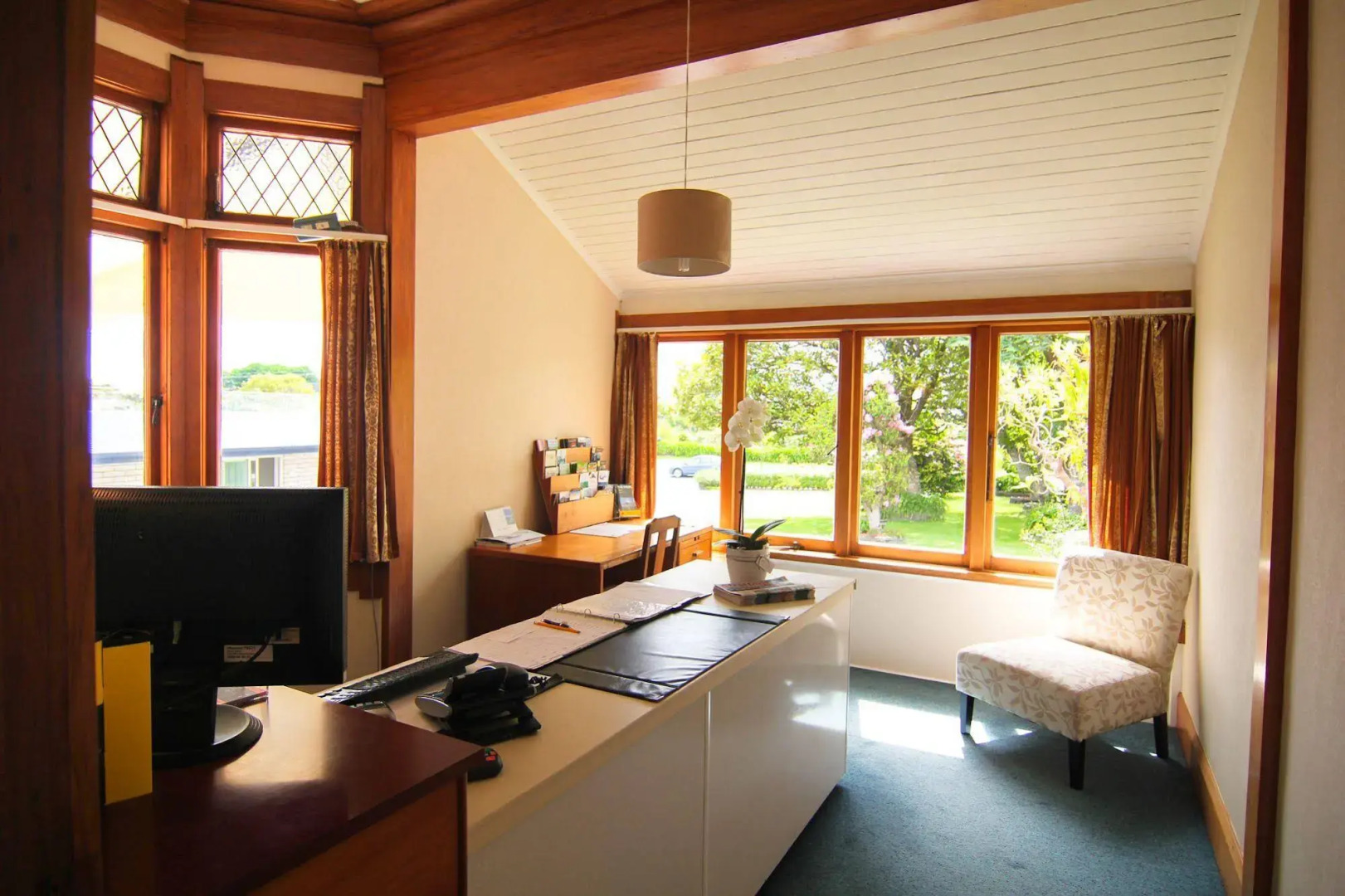 Broadway Lodge Motel