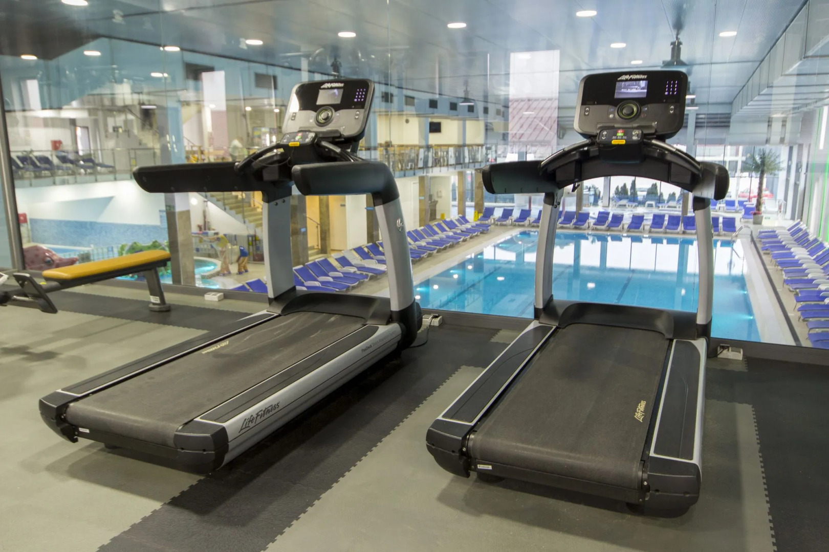 Отель Hollywoodland Wellness & Aquapark