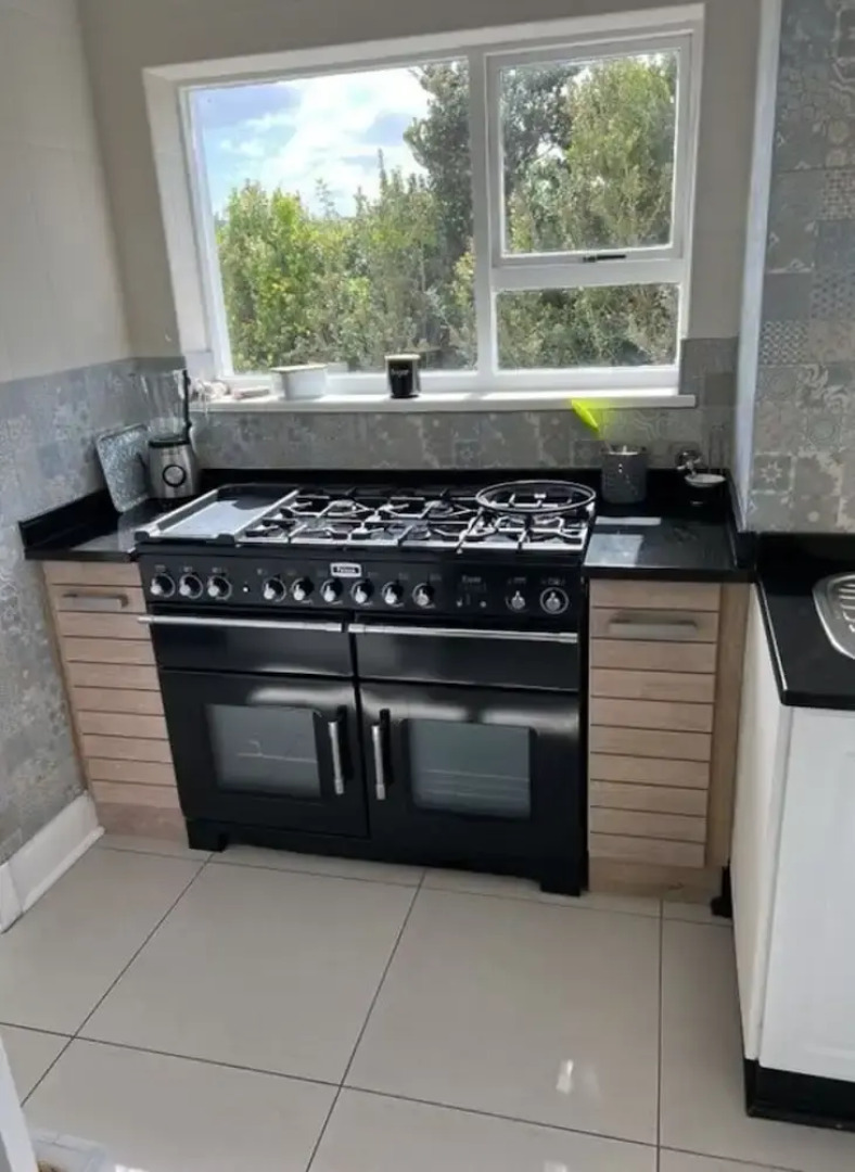 Sunshine Modern Retreat