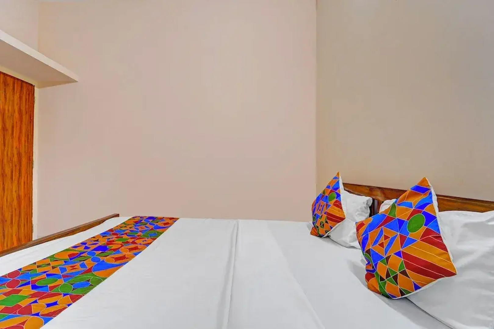 Fabhotel Praneeth Residency