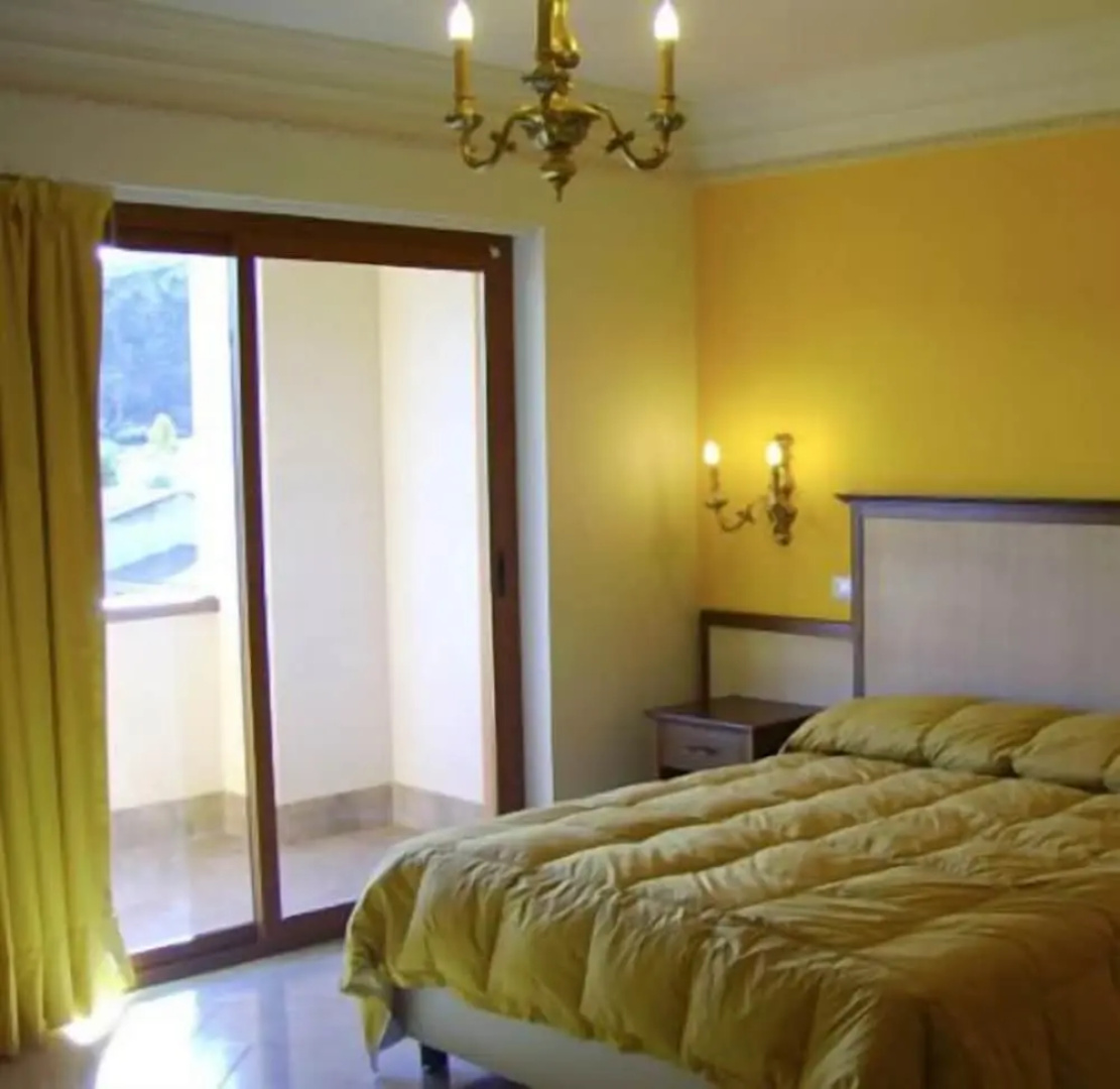 Helios Hotel