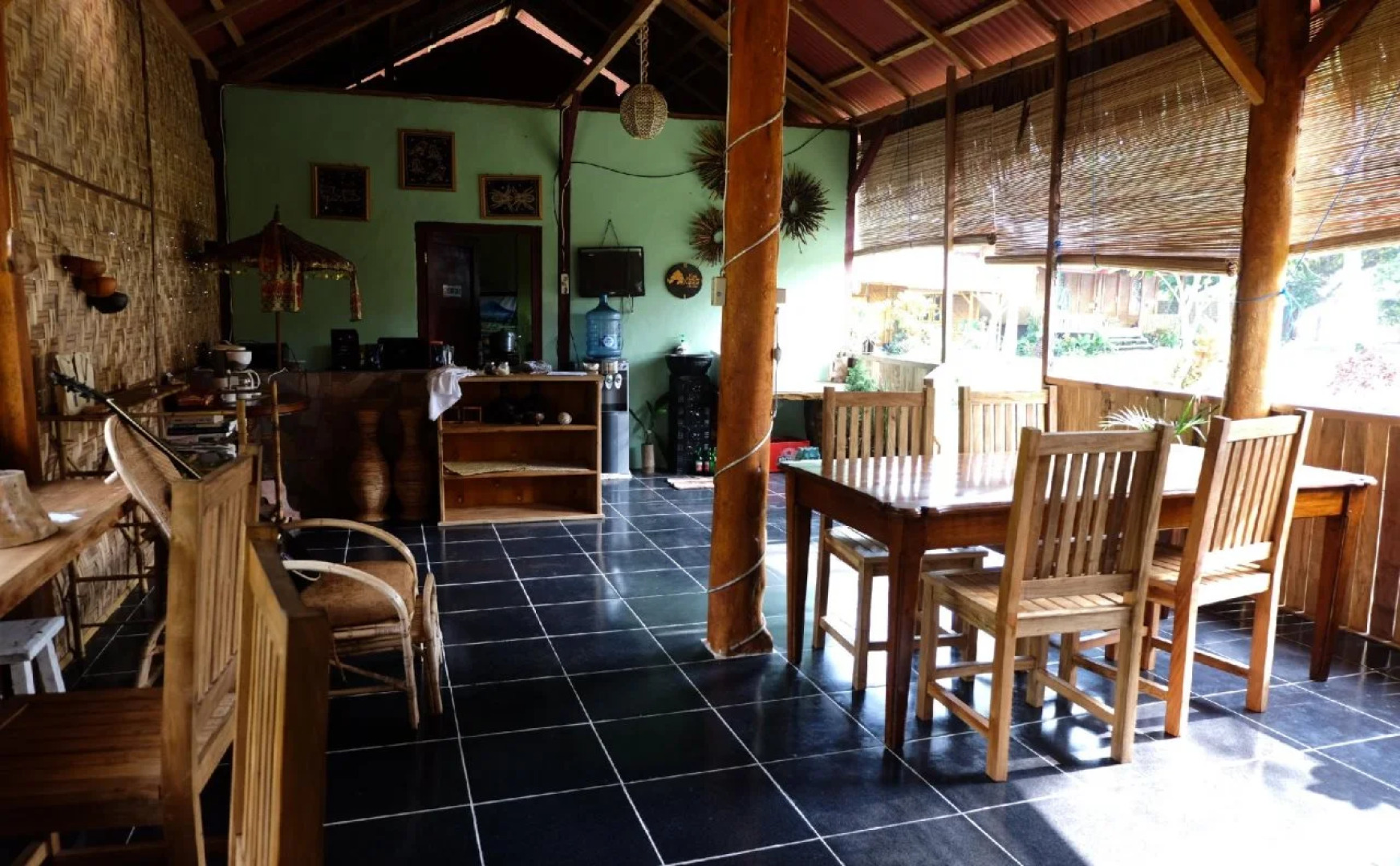 Krui Mutun Walur Surf Camp Sumatra