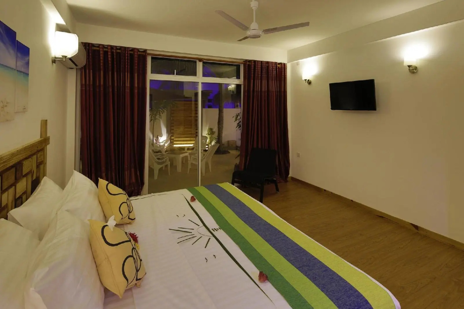 Shallow Lagoon Rasdhoo