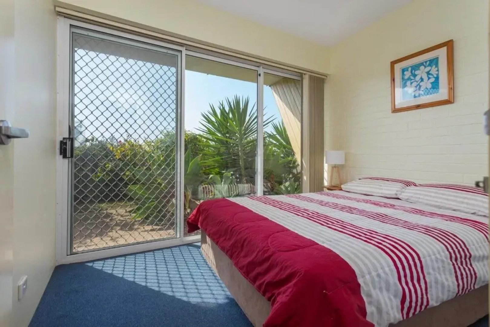 Retreat Beside The Beach - Unit Five