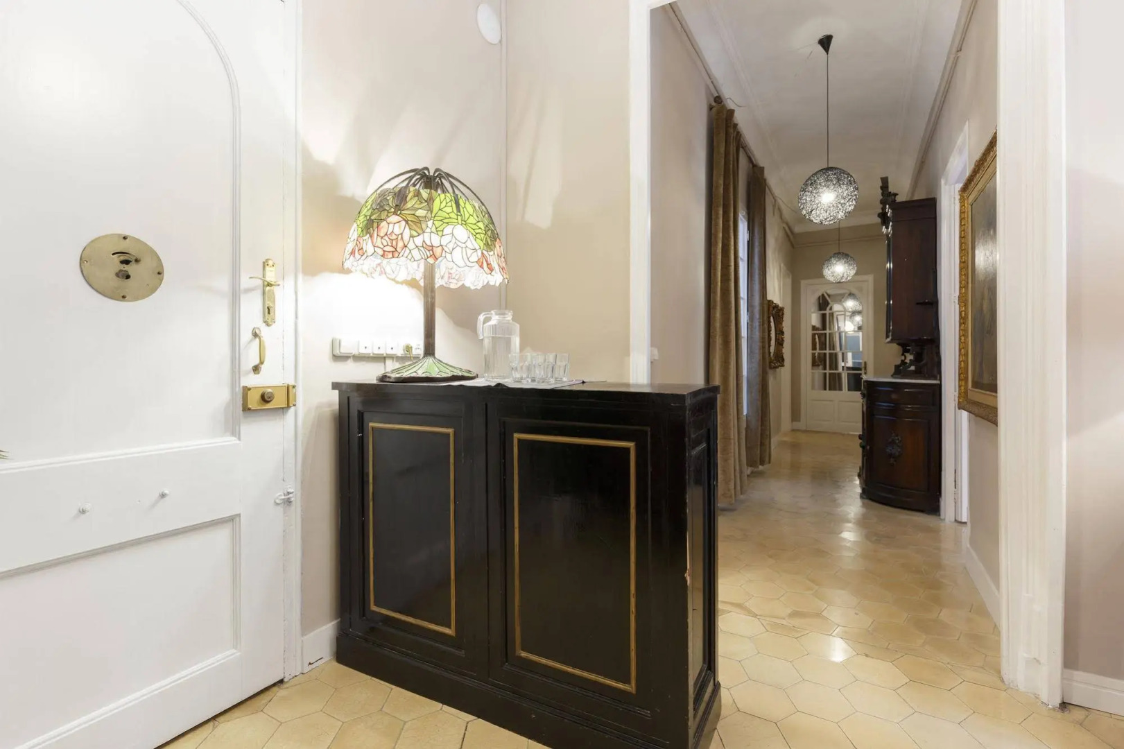 AinB Born-Via Laietana