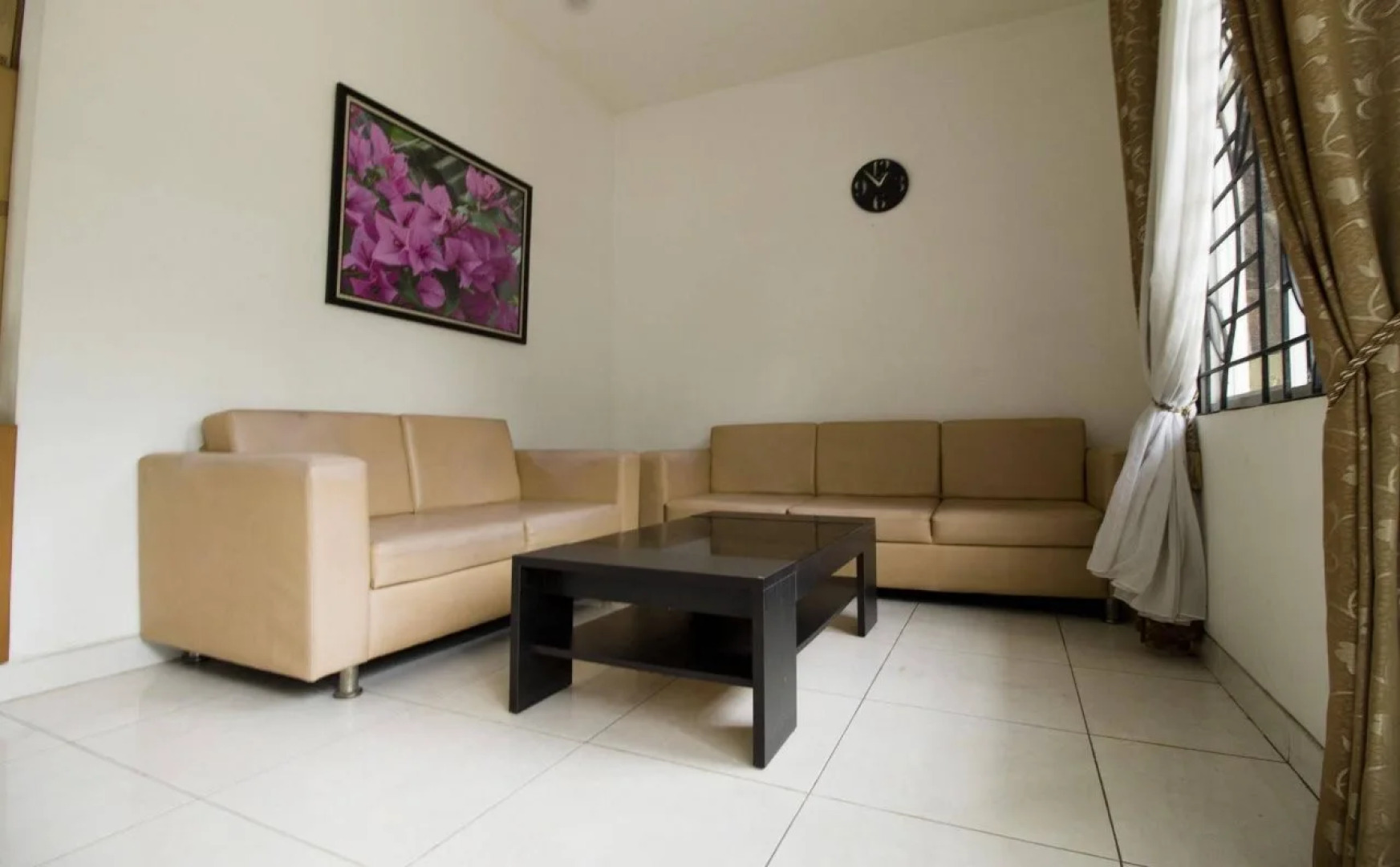 RedDoorz Plus near Lippo Karawaci