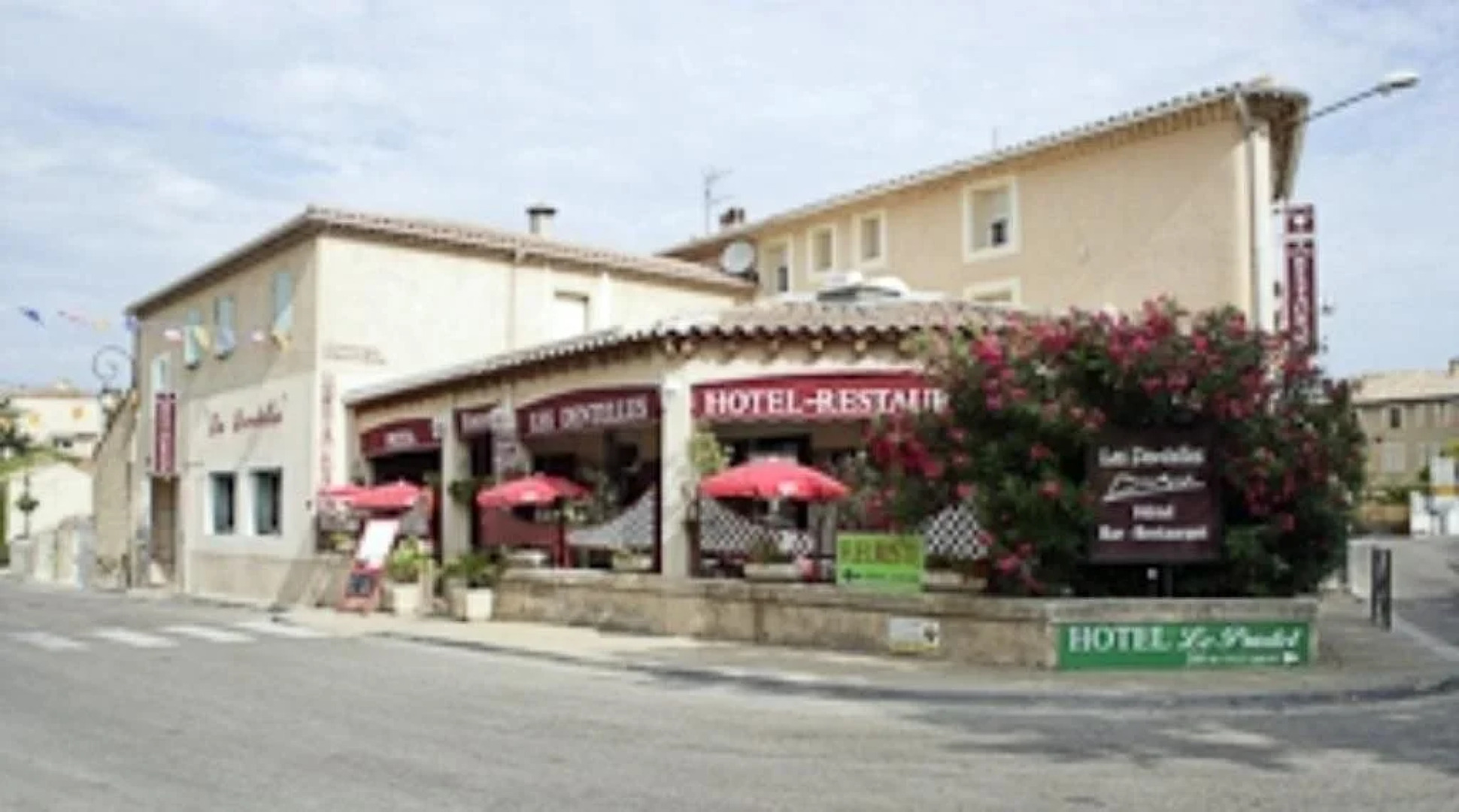 Hotel Les Dentelles