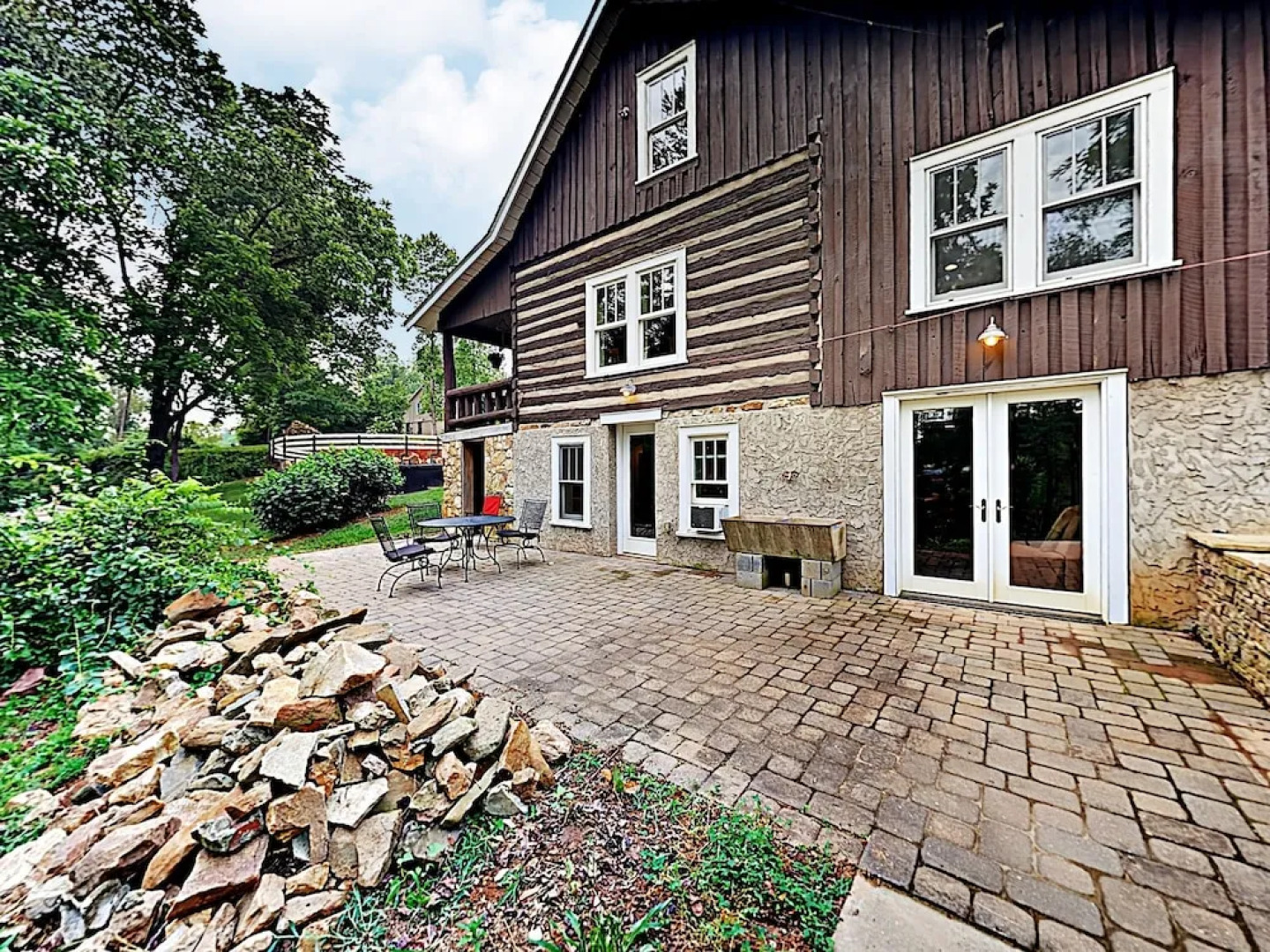 280 Arden - 3 Br Cabin