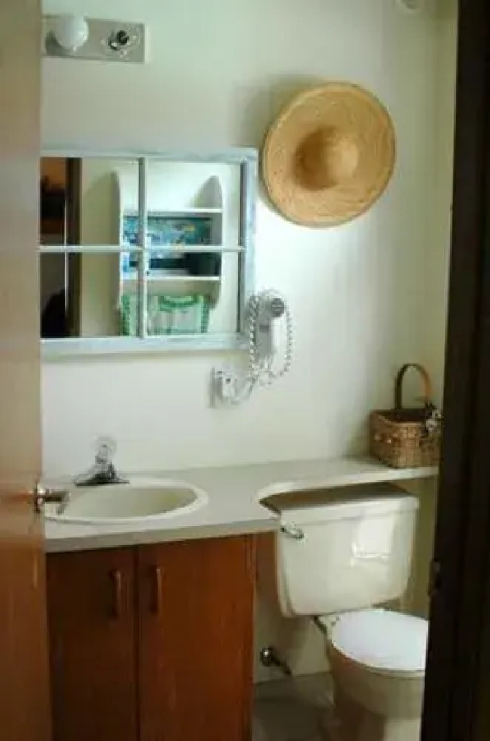 The Upper Deck Guesthouse