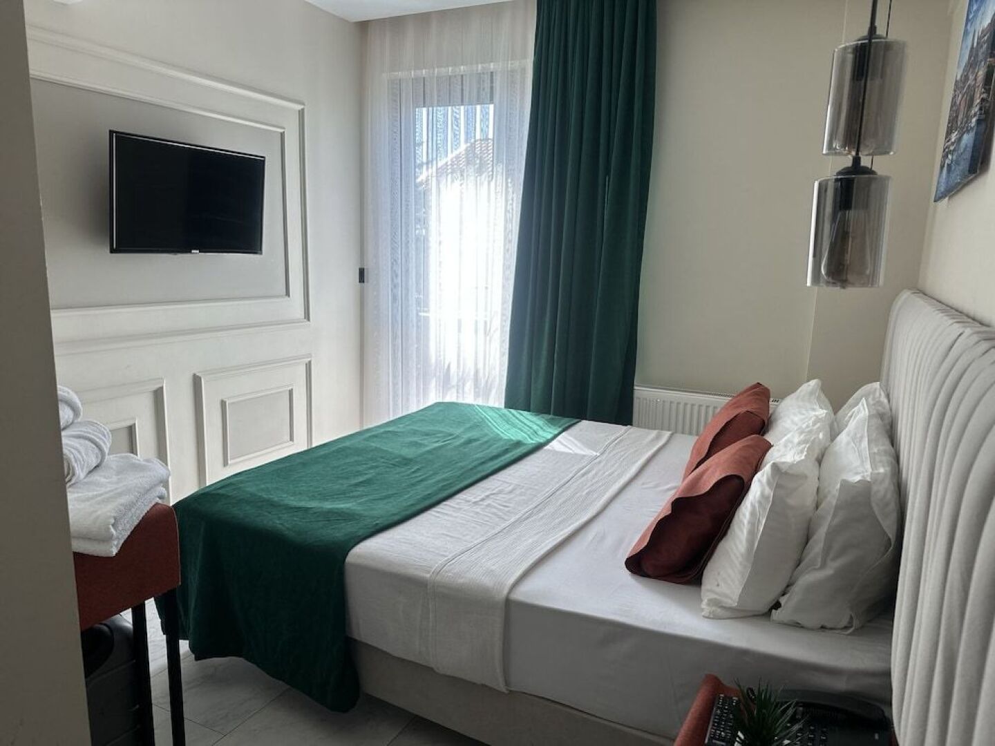 D Twins Airport Hotel