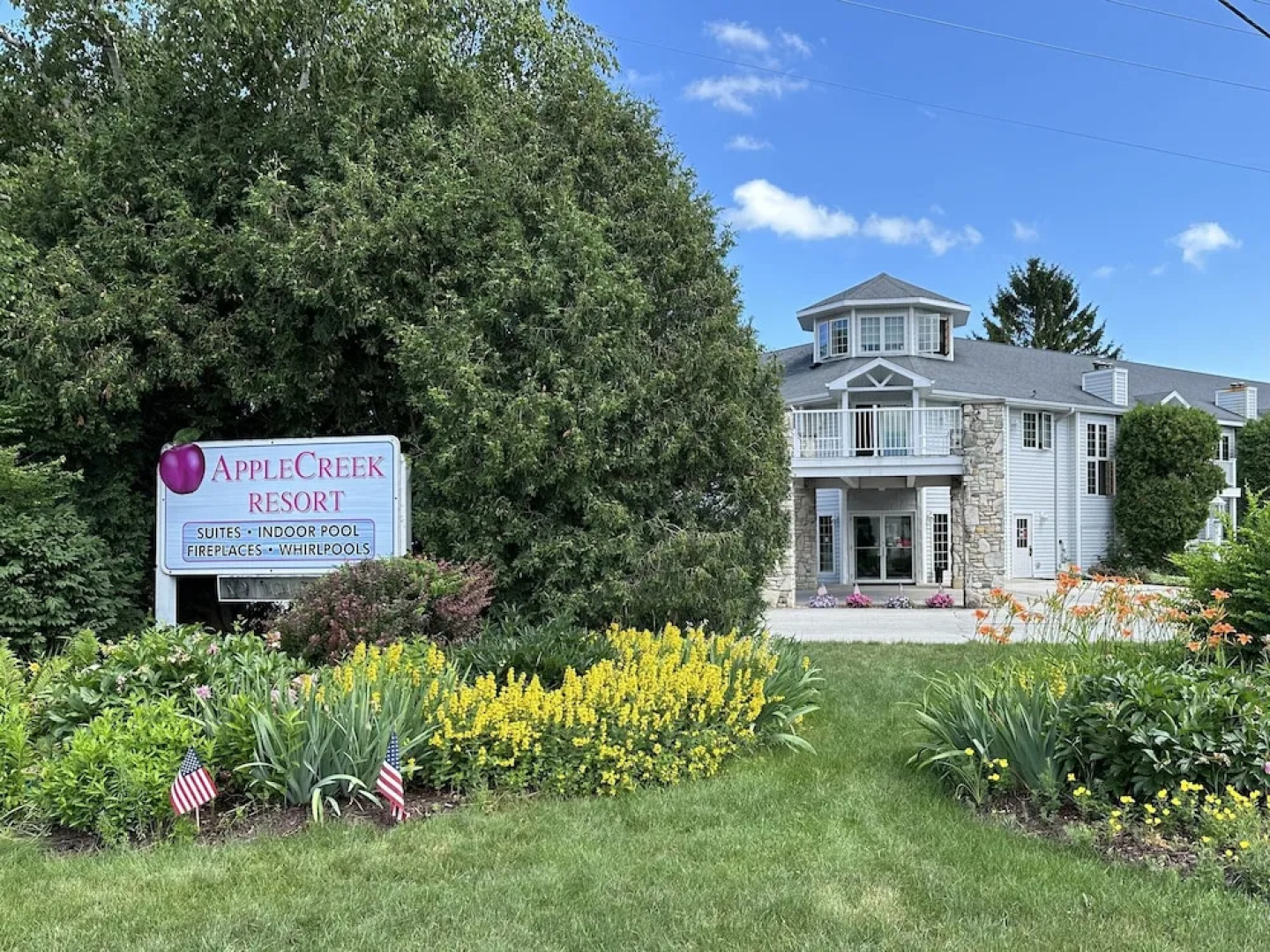 AppleCreek Resort - Hotel & Suites