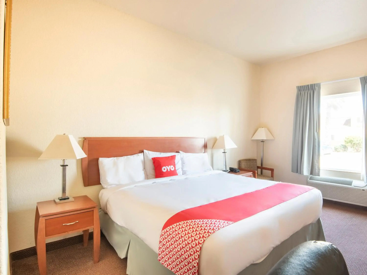 OYO Townhouse Clute Lake Jackson