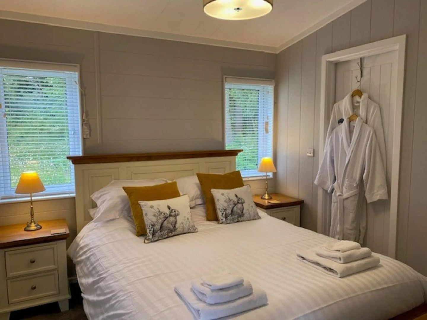 Hollicarrs – Sunflower Lodge