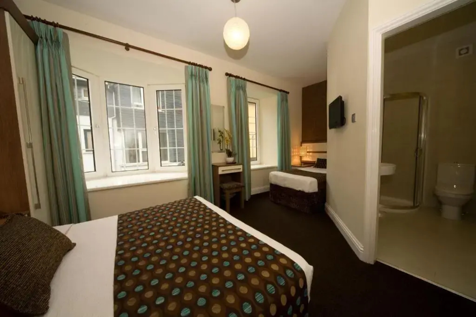 White Lady Hotel