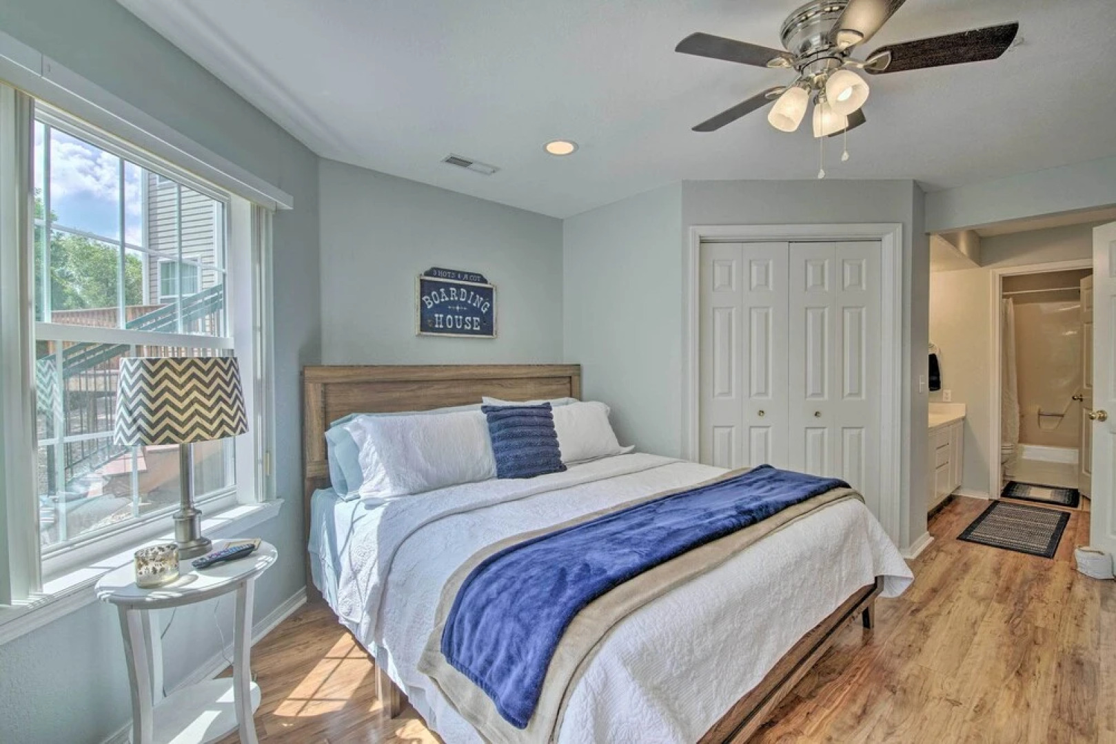 Bright Ozarks Condo w/ Balcony & Lake Views!