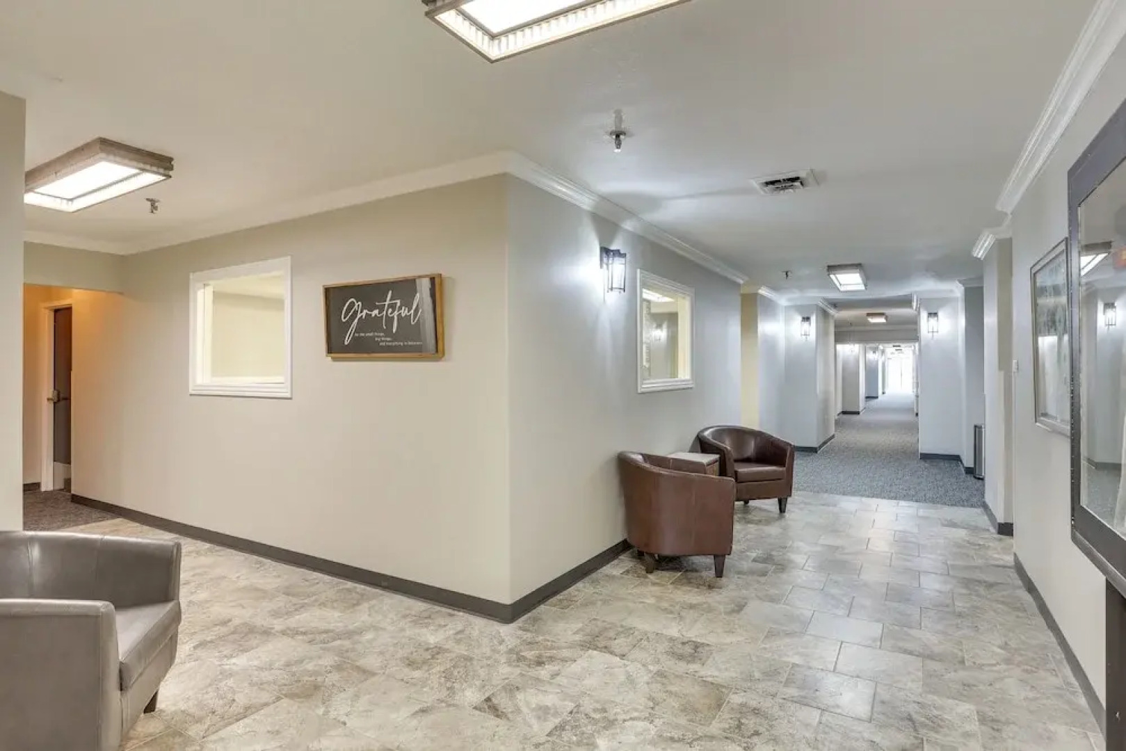 Golf, Shop, Tour & More: Oakland City Apartment