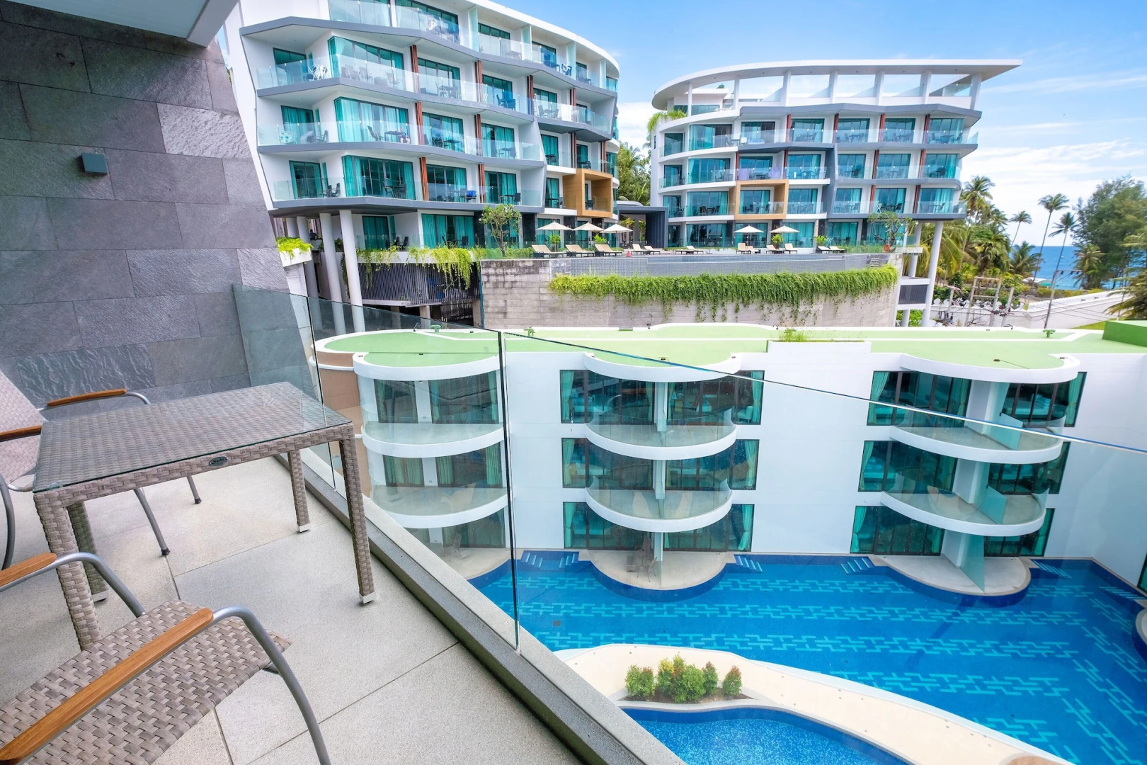 Absolute Twin Sands Resort & Spa
