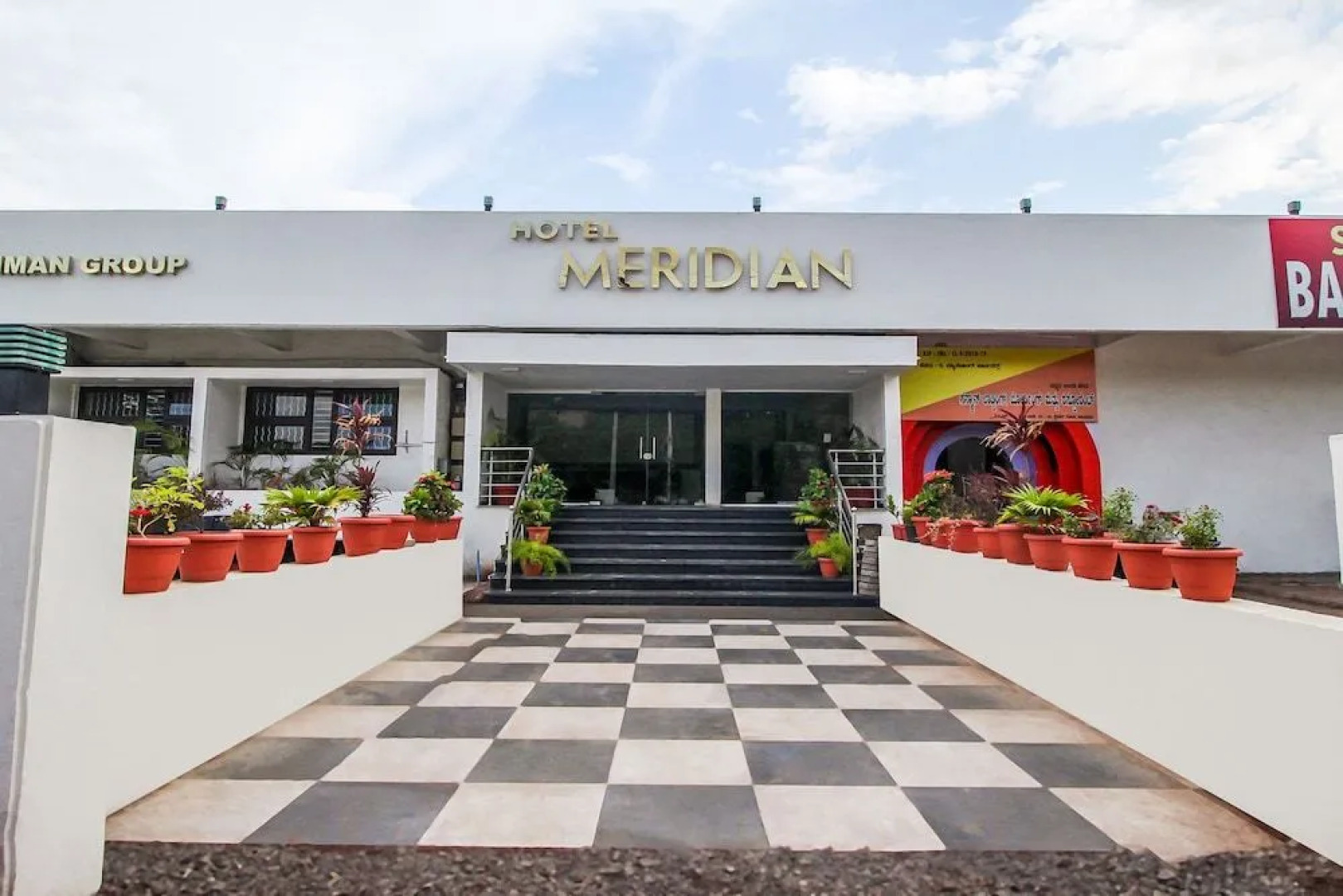 Oyo 30651 Hotel Meridian