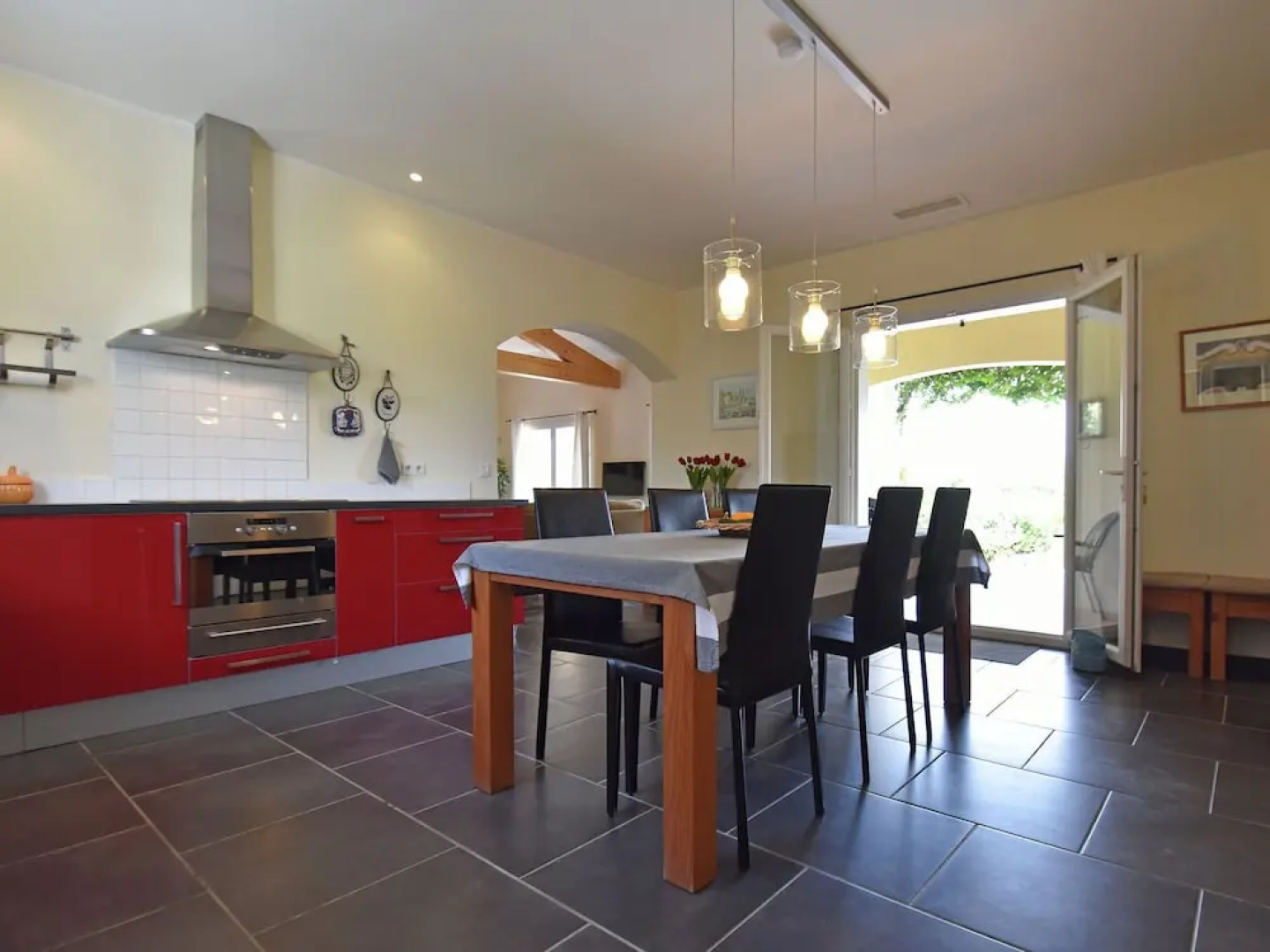 Charming Villa in Escales With Jacuzzi