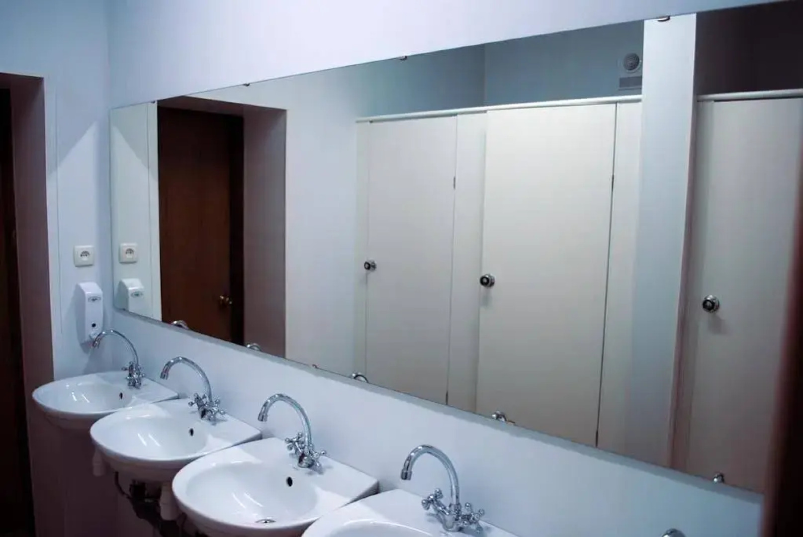 Домино Хостел