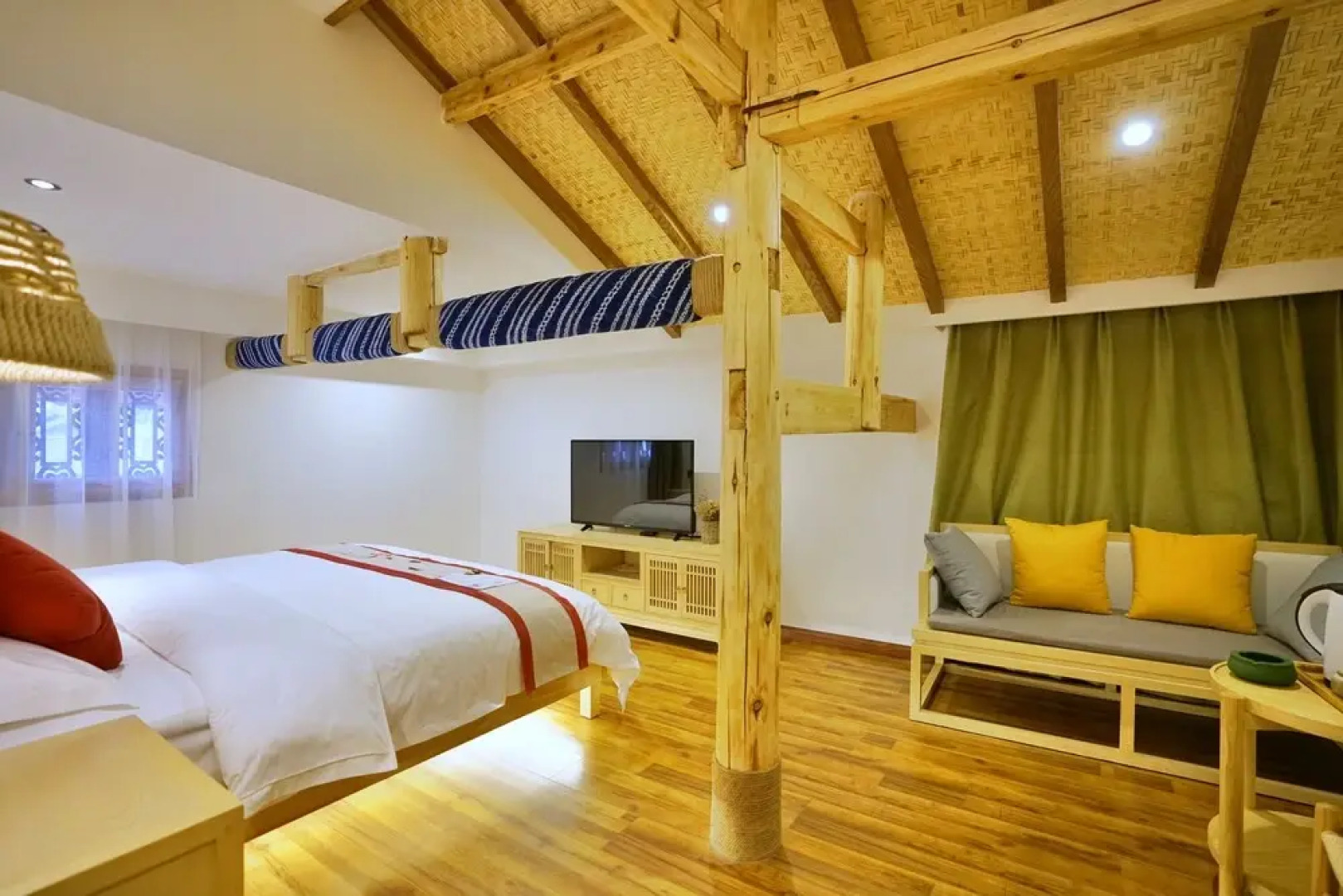 Yueju Wenlv · Yuexijiang Boutique Holiday Hotel (Leishan Xijiang Qianhu Miaozhai)