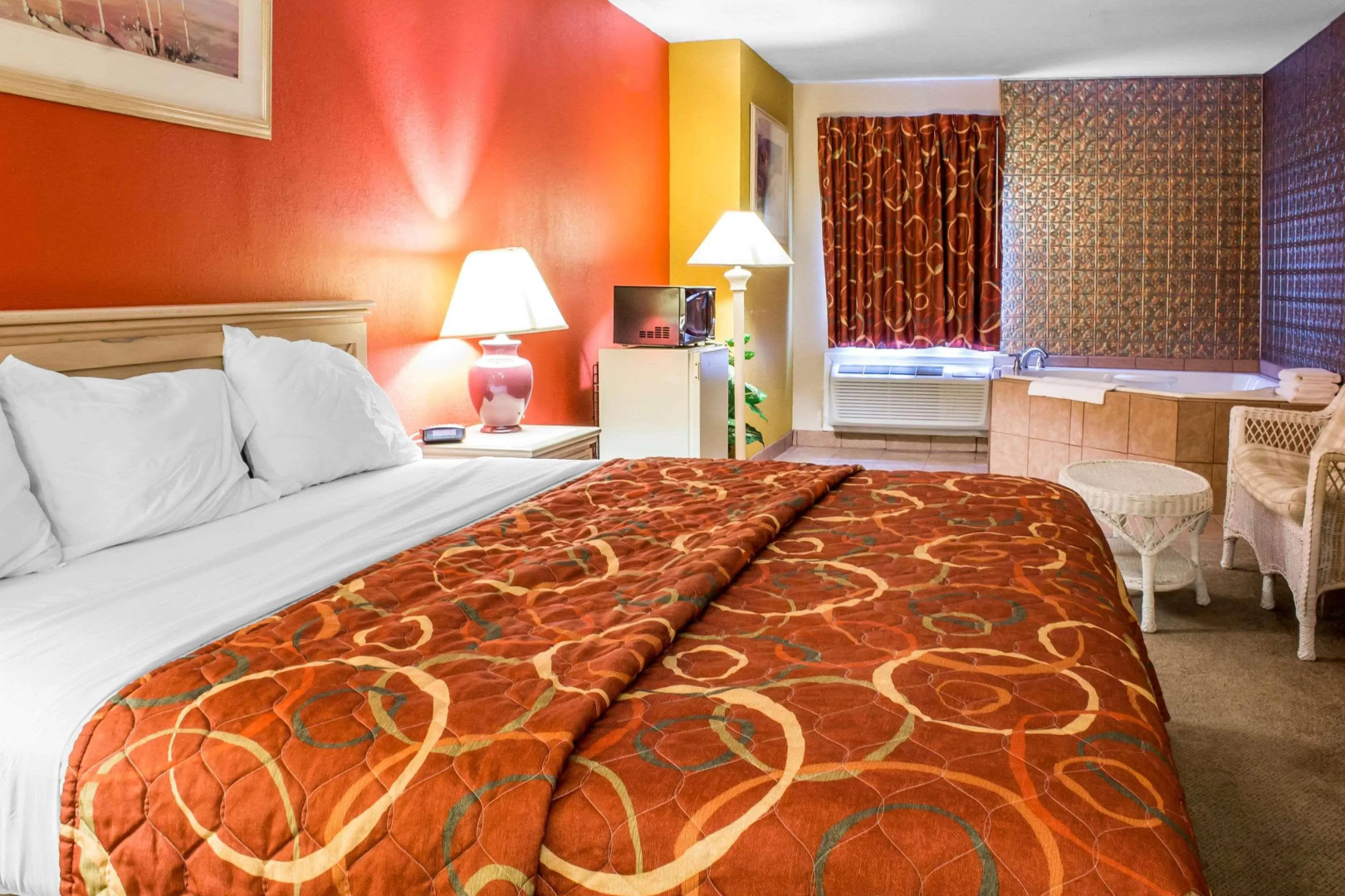 Econo Lodge Inn & Suites Walnut