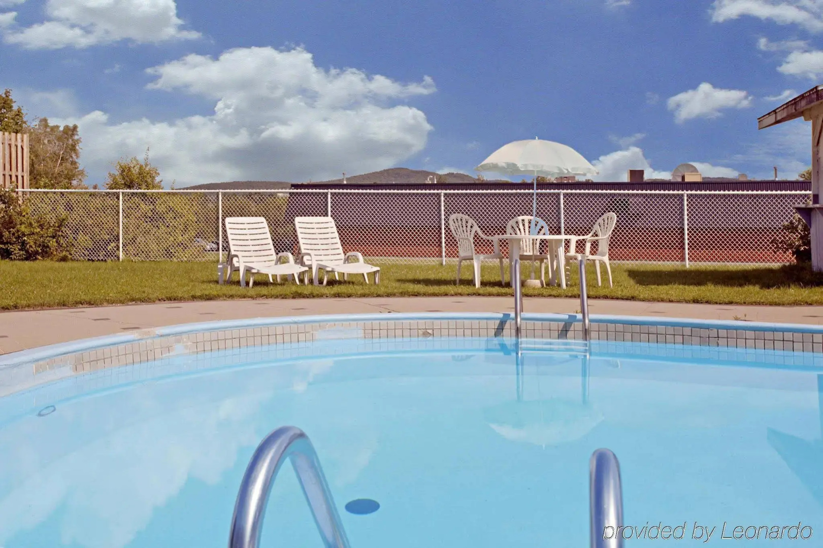 Quality Hotel & Suites