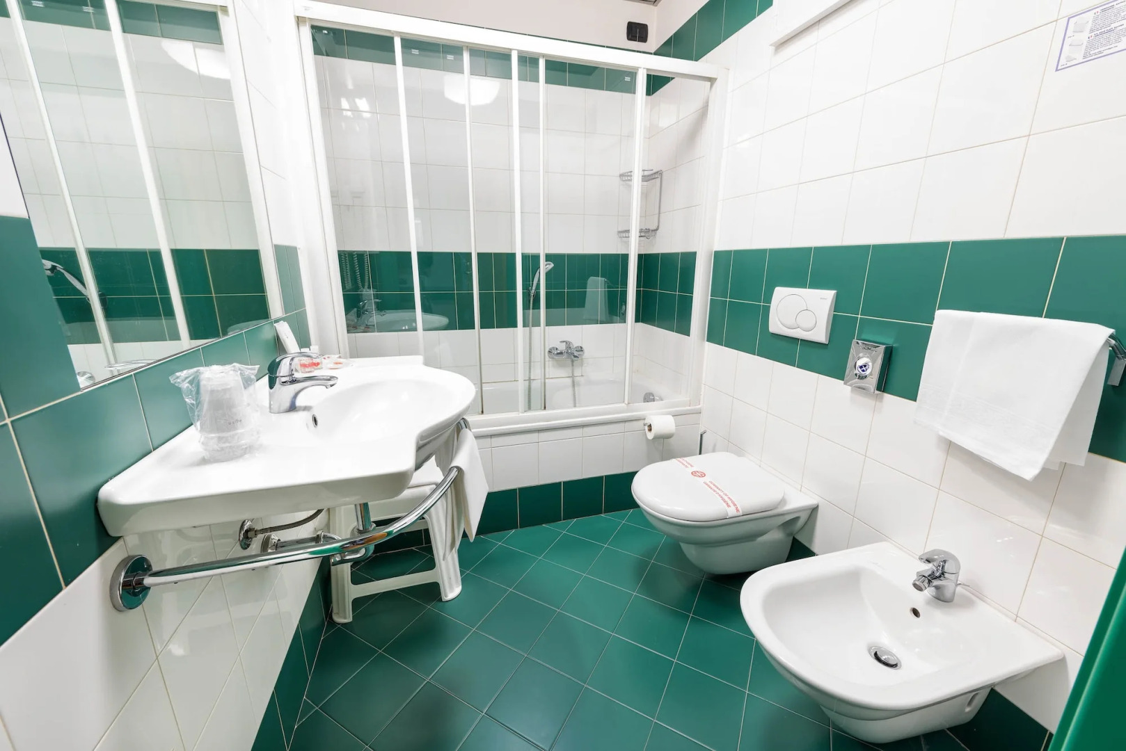 West Point Airport Hotel