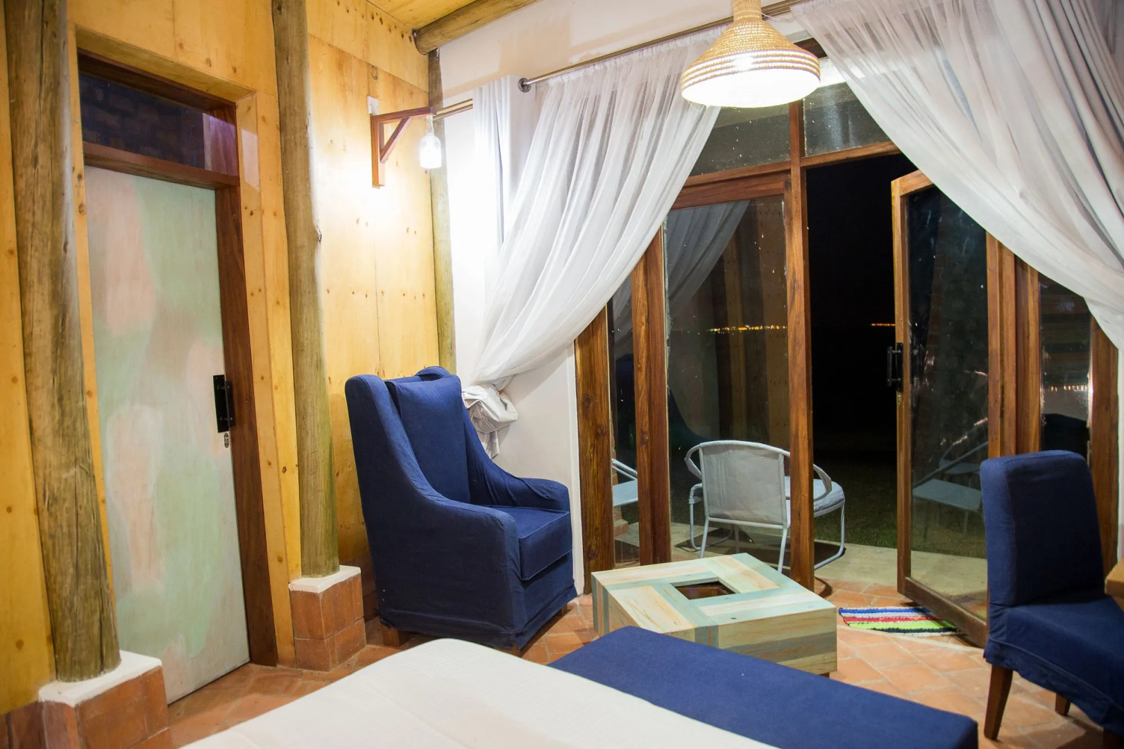 Buvi Lodge