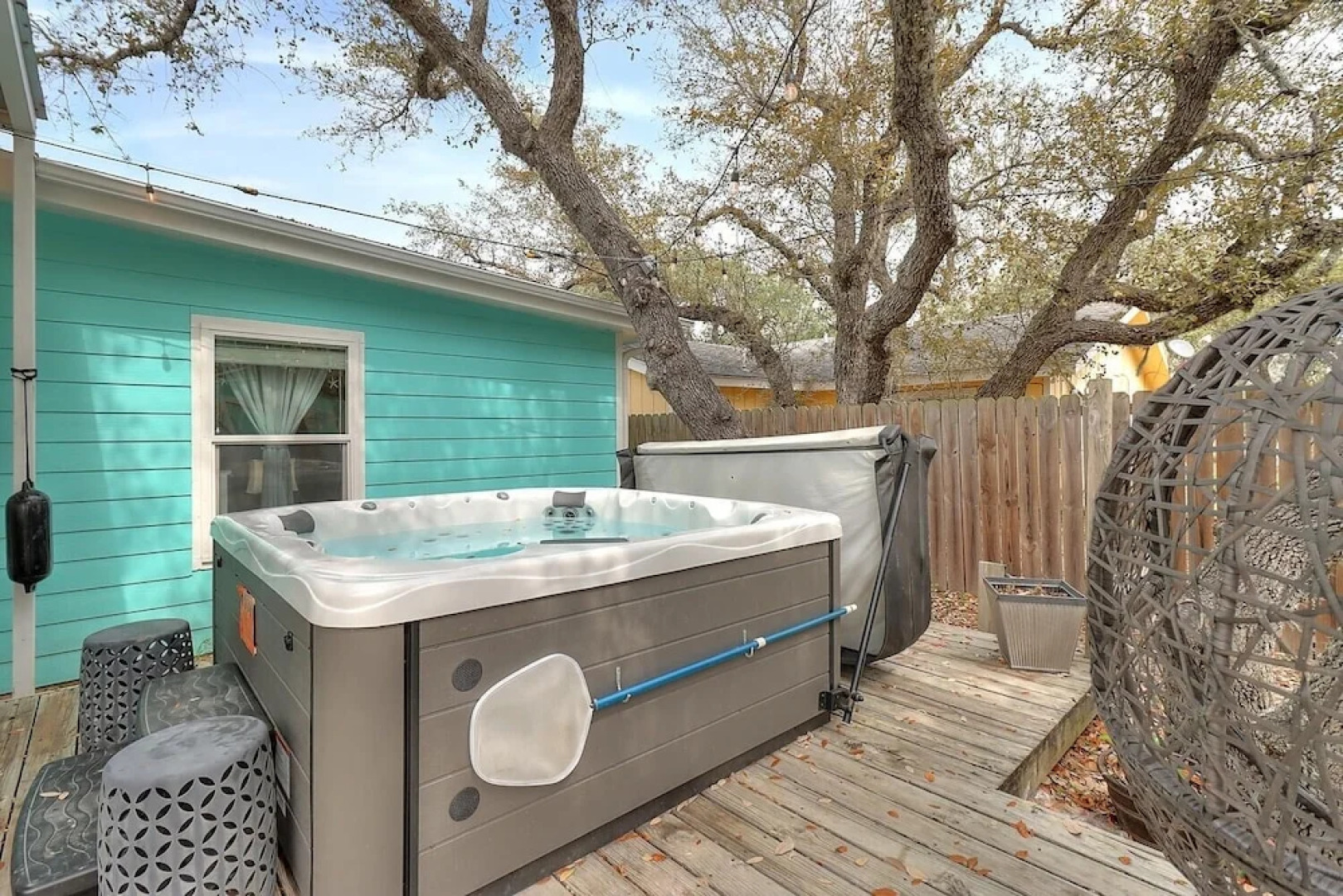 Flamingo Flats 3 Bedroom Home by RedAwning