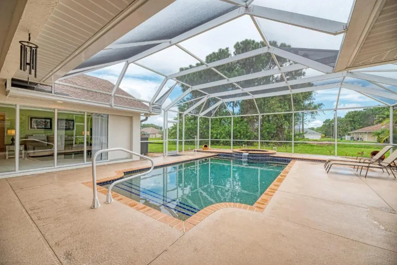 Shangri-La - Private Villa with heated pool and spa - sleeps 6