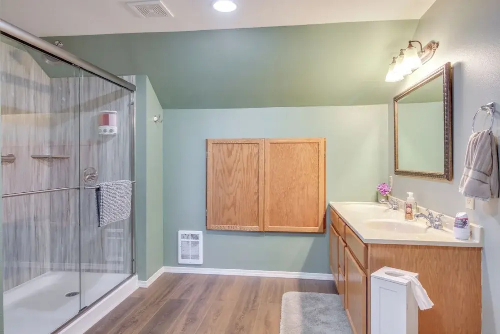 Updated Coos Bay Home ~ 2 Mi to Pacific Ocean