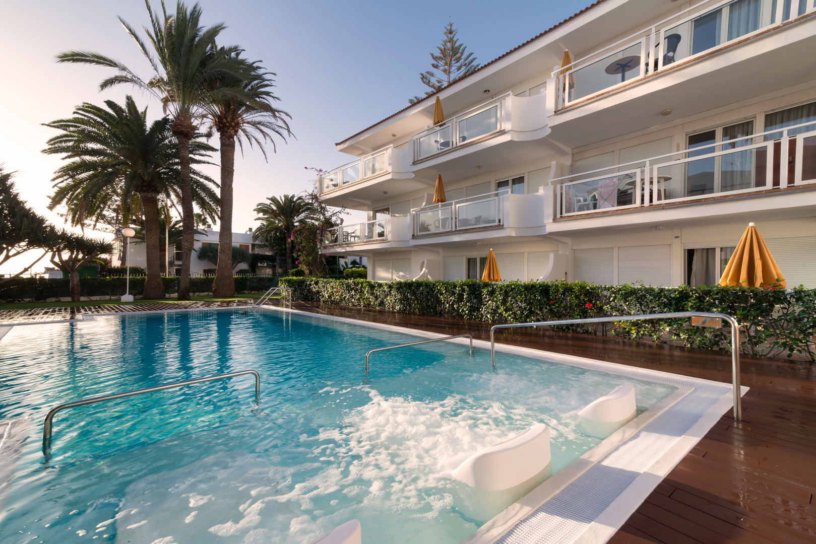 Apartamentos Montemayor