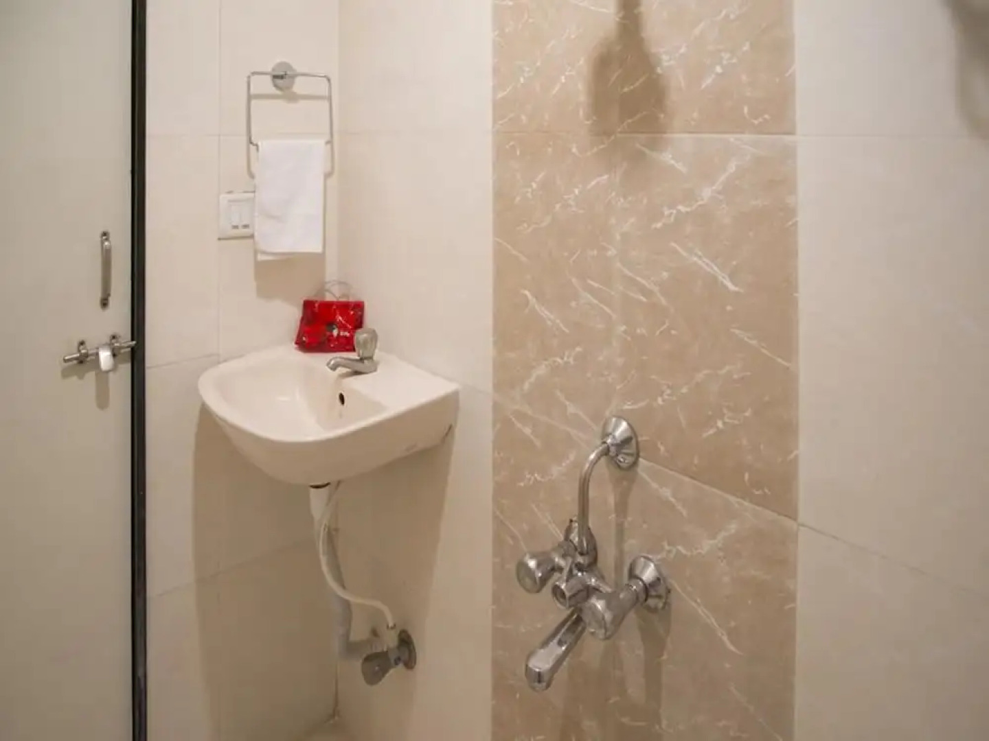 OYO 4185 Hotel Sachin Excellency