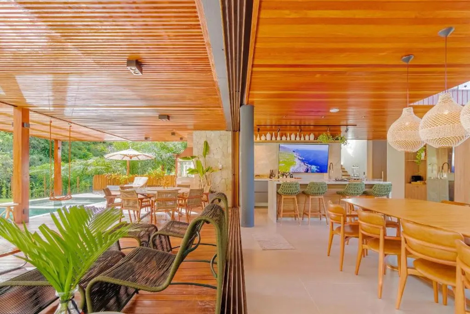 PF56 Casa Alto Padrão 6 Suítes