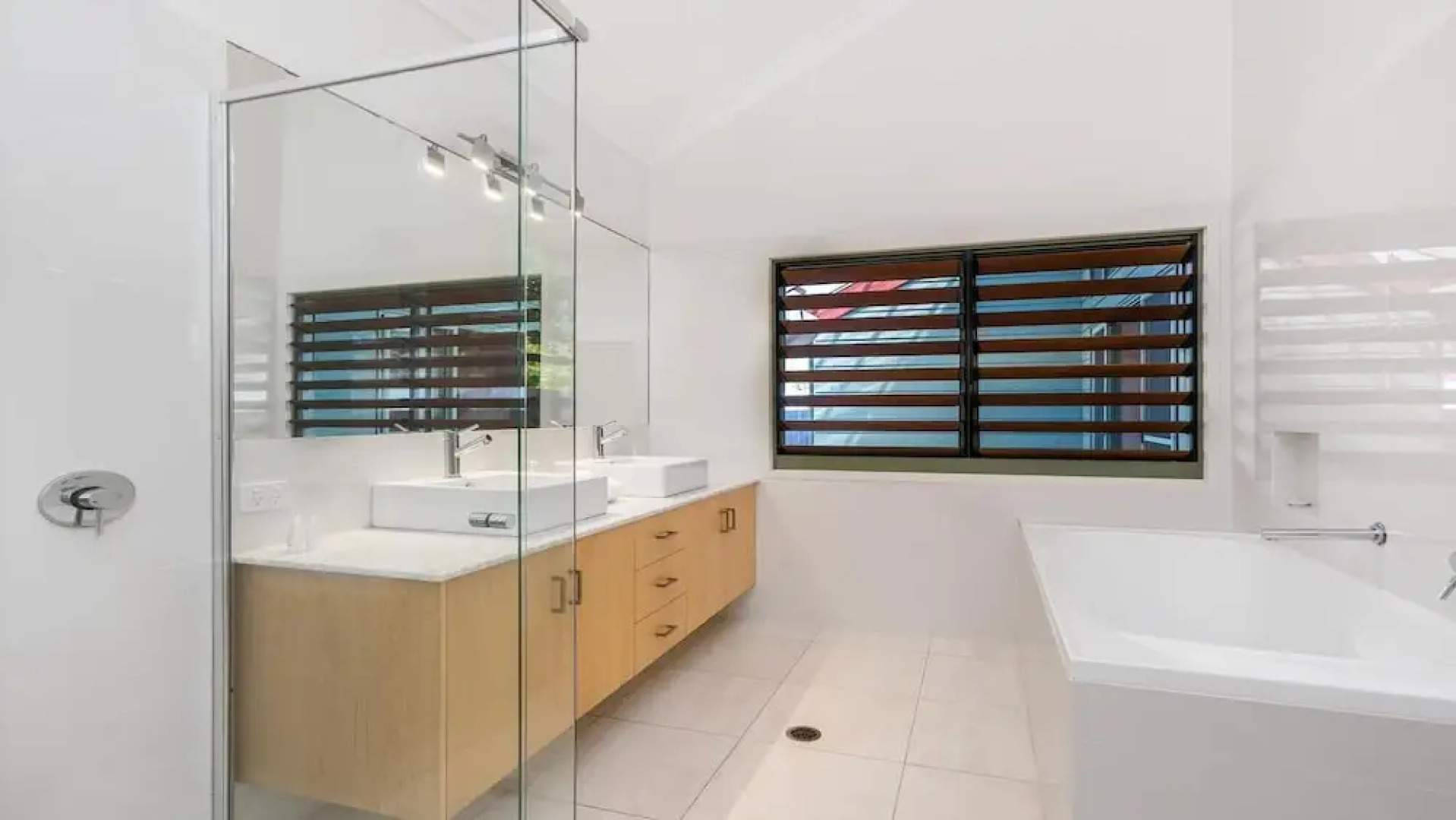 Kintamaya On The Beach